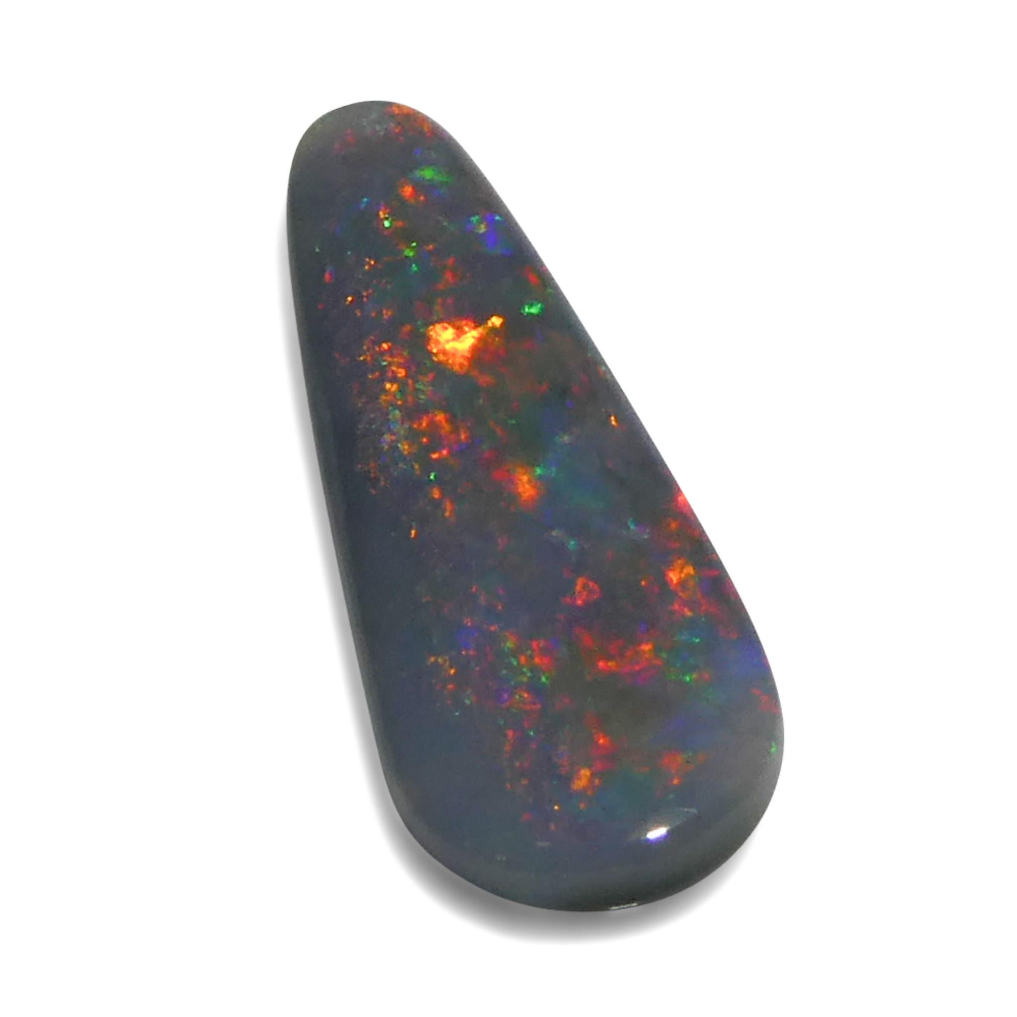 Opale grise de forme libre cabochon de 0.84 carats d'Australie en vente 3