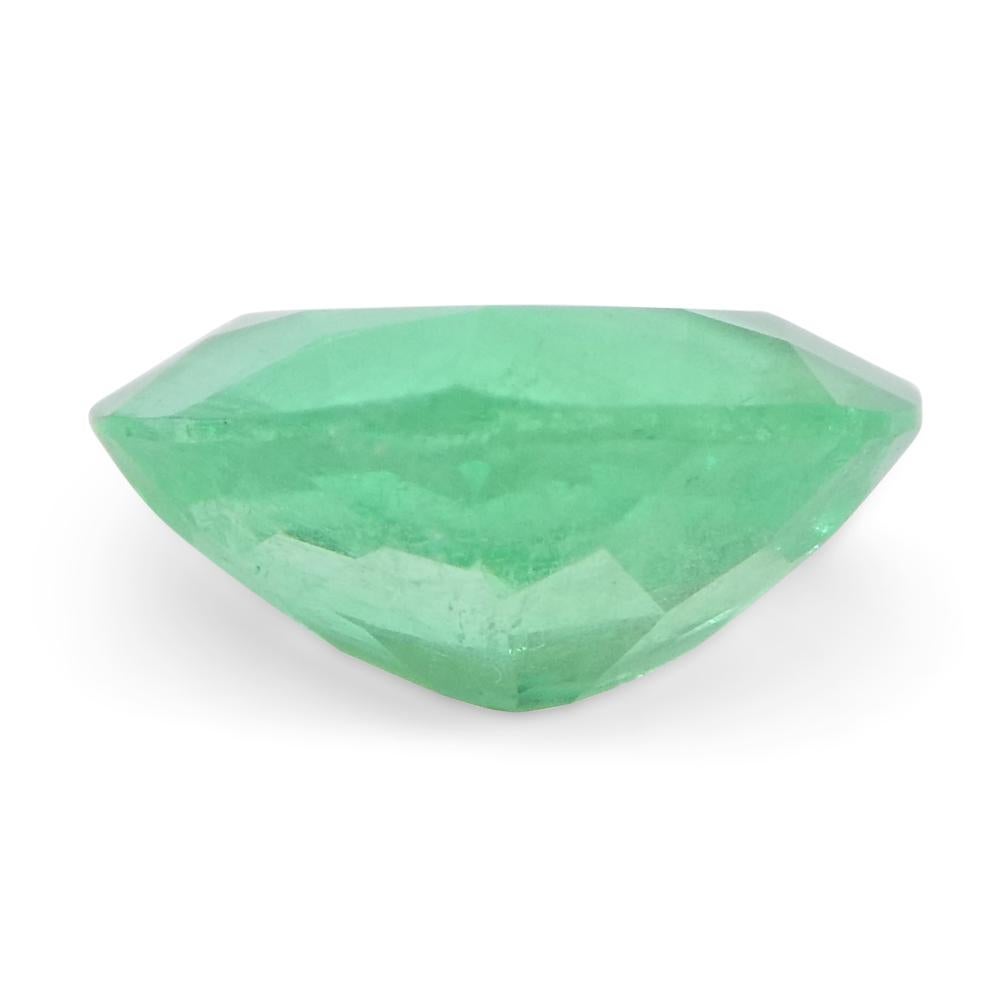 Women's or Men's 0.84ct Trillion Green Emerald from Colombia For Sale