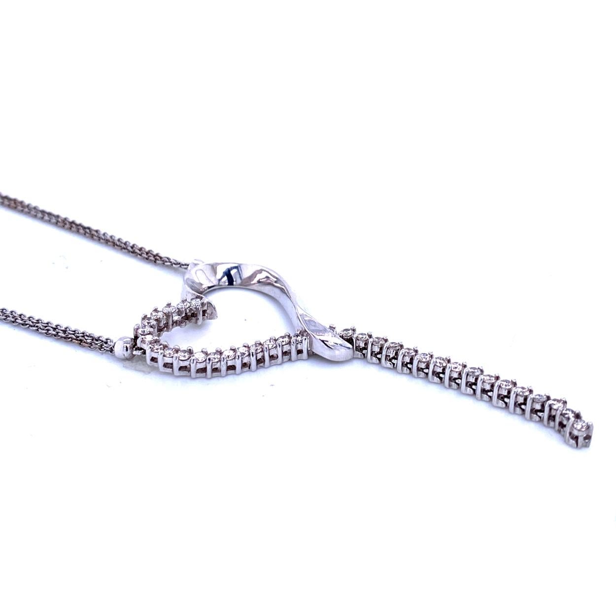 Contemporary 0.85 Carat 14 Karat Pave Set Diamond Heart Necklace For Sale
