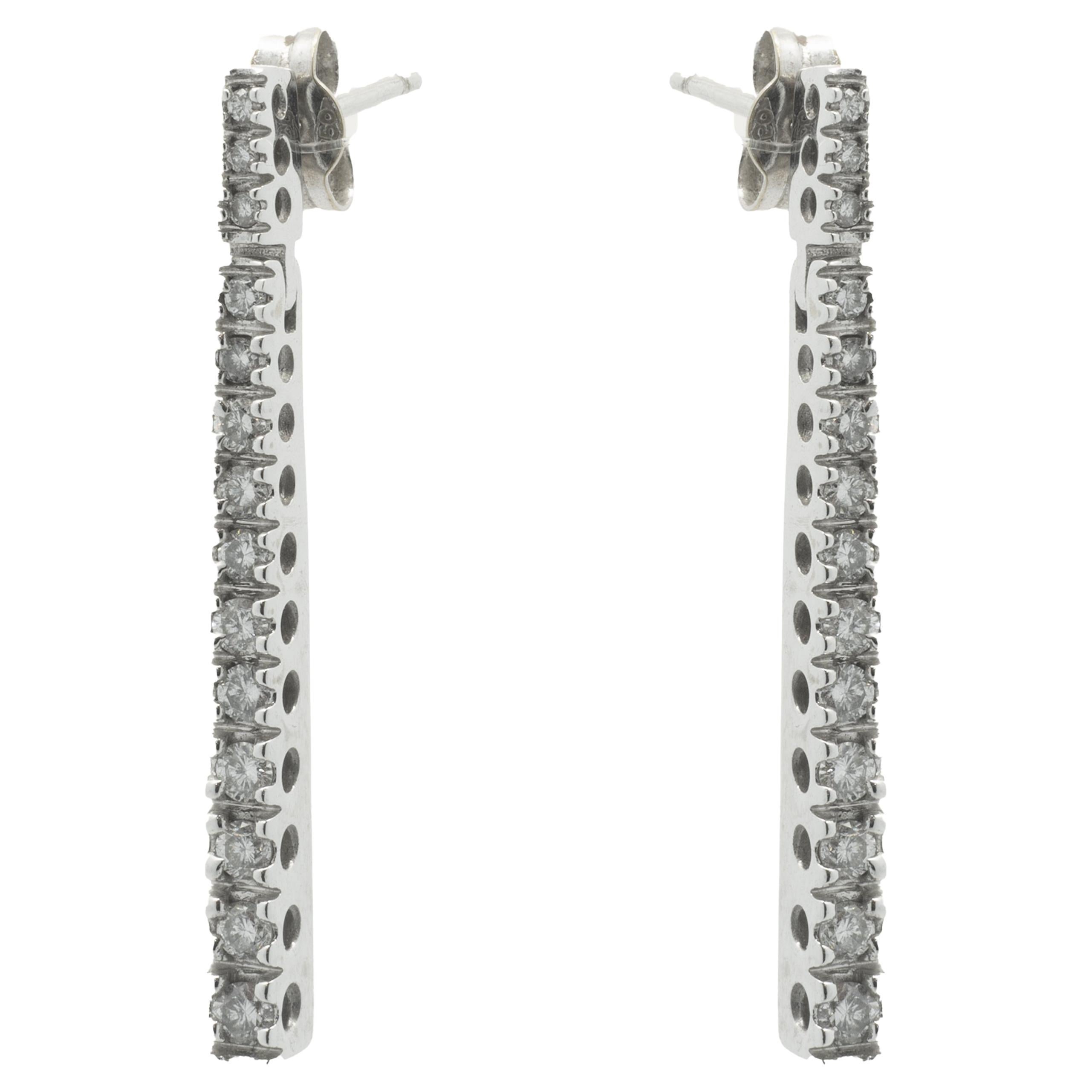 0.85 Carat Diamond 18 Karat White Gold Drop Earrings For Sale