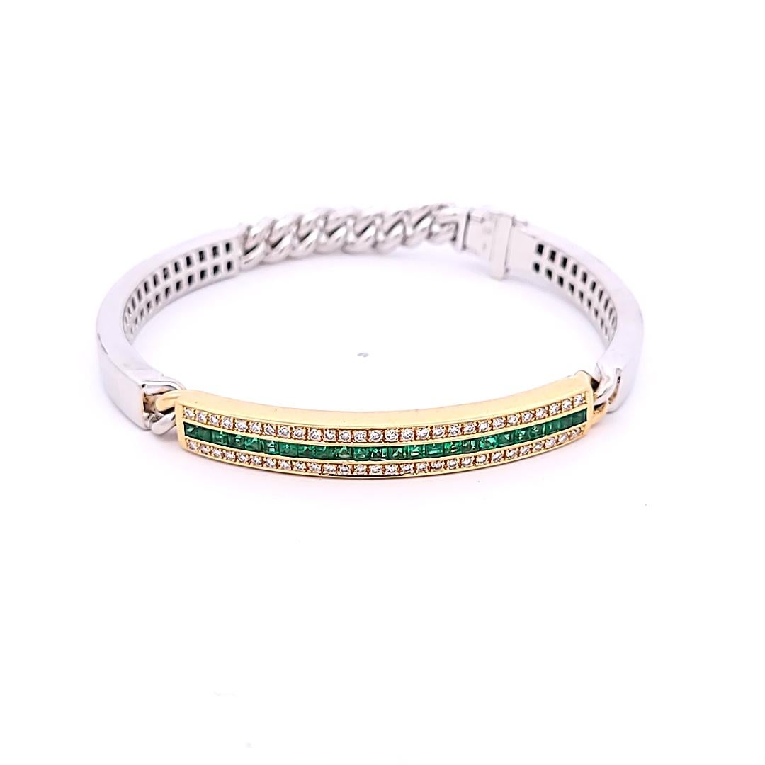 Armreif aus 18 Karat Gelbgold mit 0,85 Karat Smaragd und 0,65 Karat weißem Diamant (Rundschliff) im Angebot