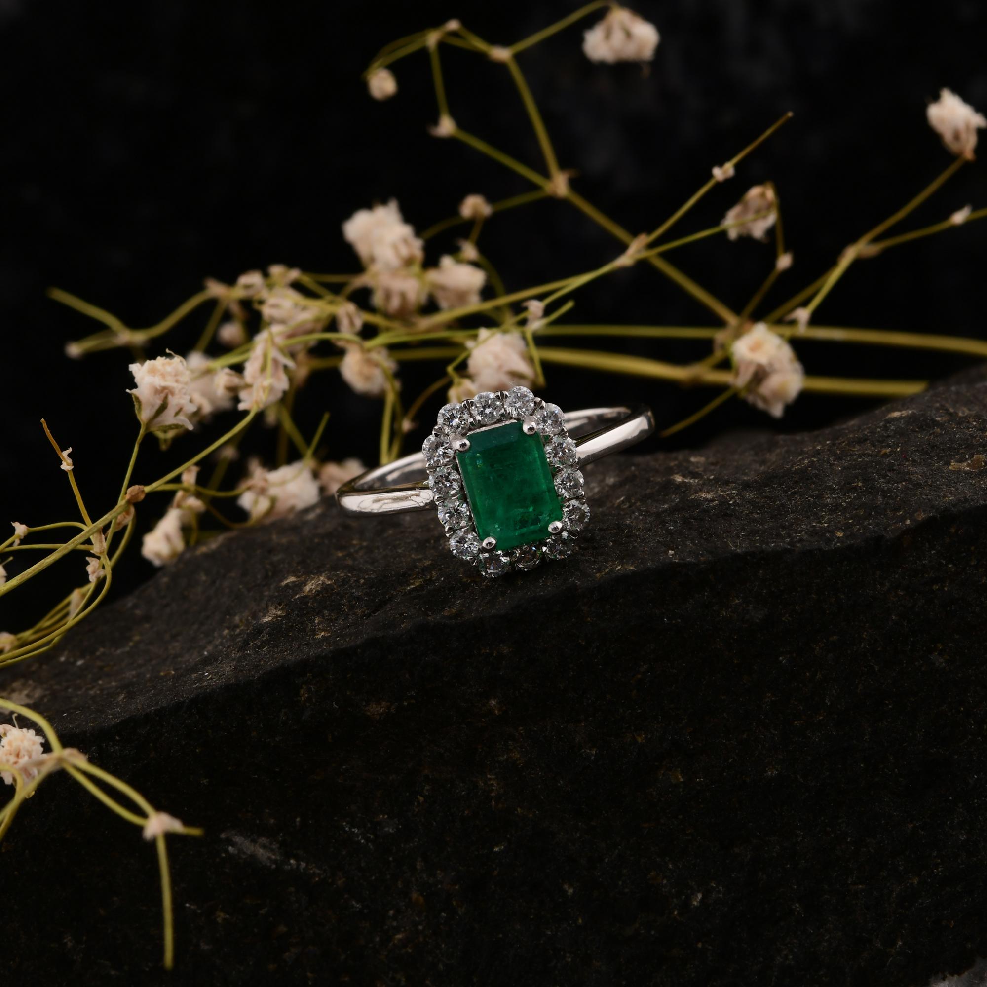 Taille octogone 0.85 Carat Emerald Ring 0.38 Carat SI/HI Diamond 14 Karat White Gold Jewelry en vente