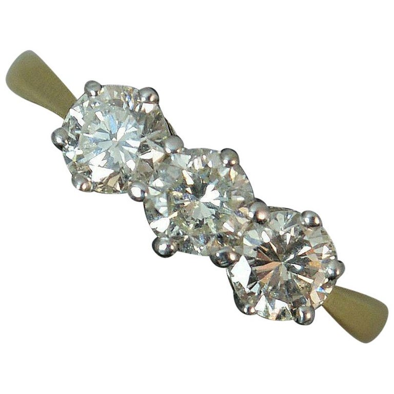 0 85 Carat Natural Diamond 18 Carat Gold Trilogy Ring For Sale At 1stdibs