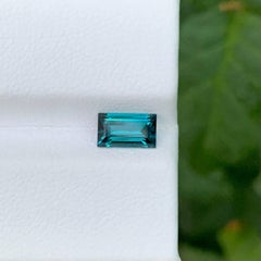 0.85 Carat Natural Loose Lagoon Blue Tourmaline Baguette Cut Afghan Gemstone (pierre précieuse afghane)