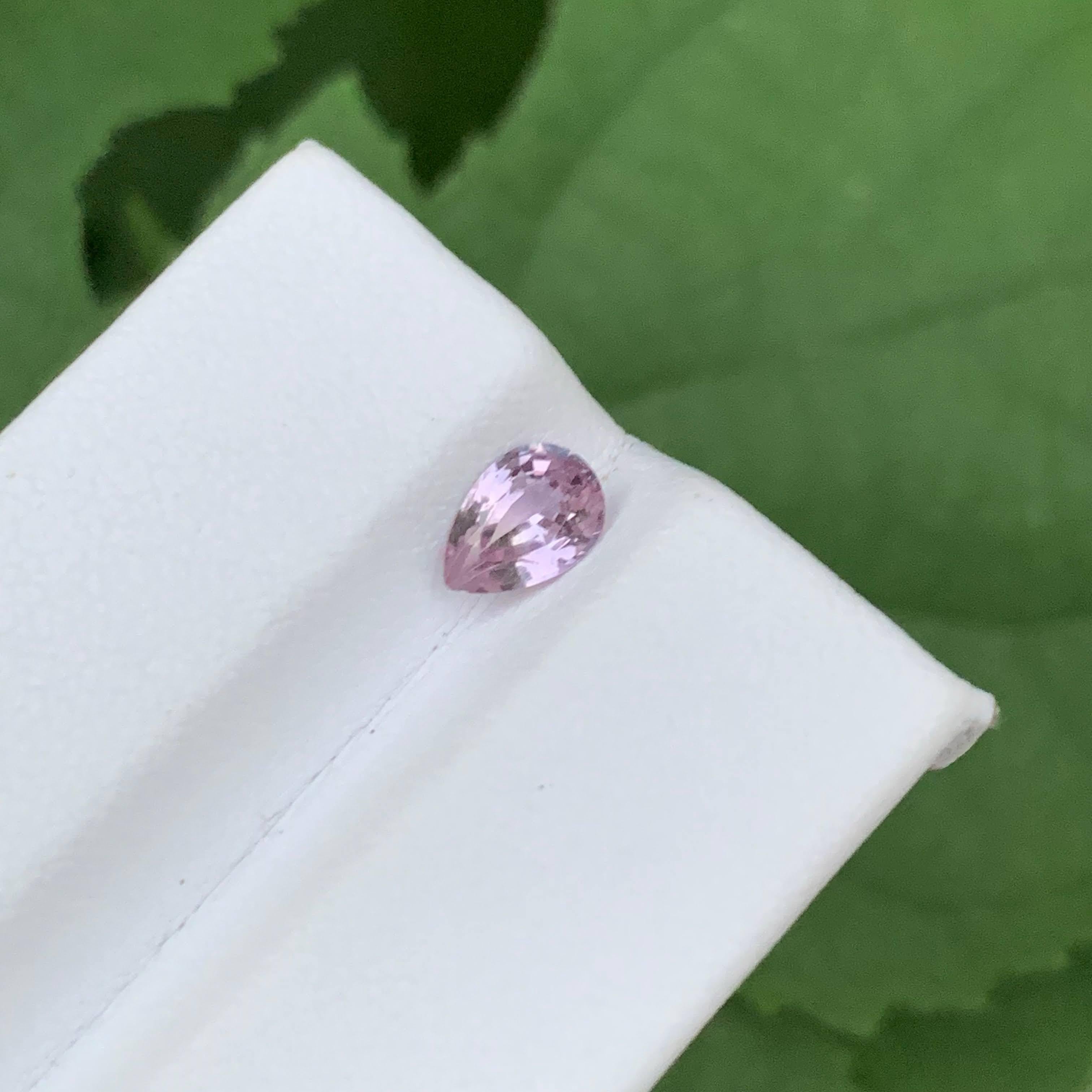 Taille poire 0.85 Carat Natural Loose Pink Padparadscha Sapphire Pear Cut From Madagascar en vente