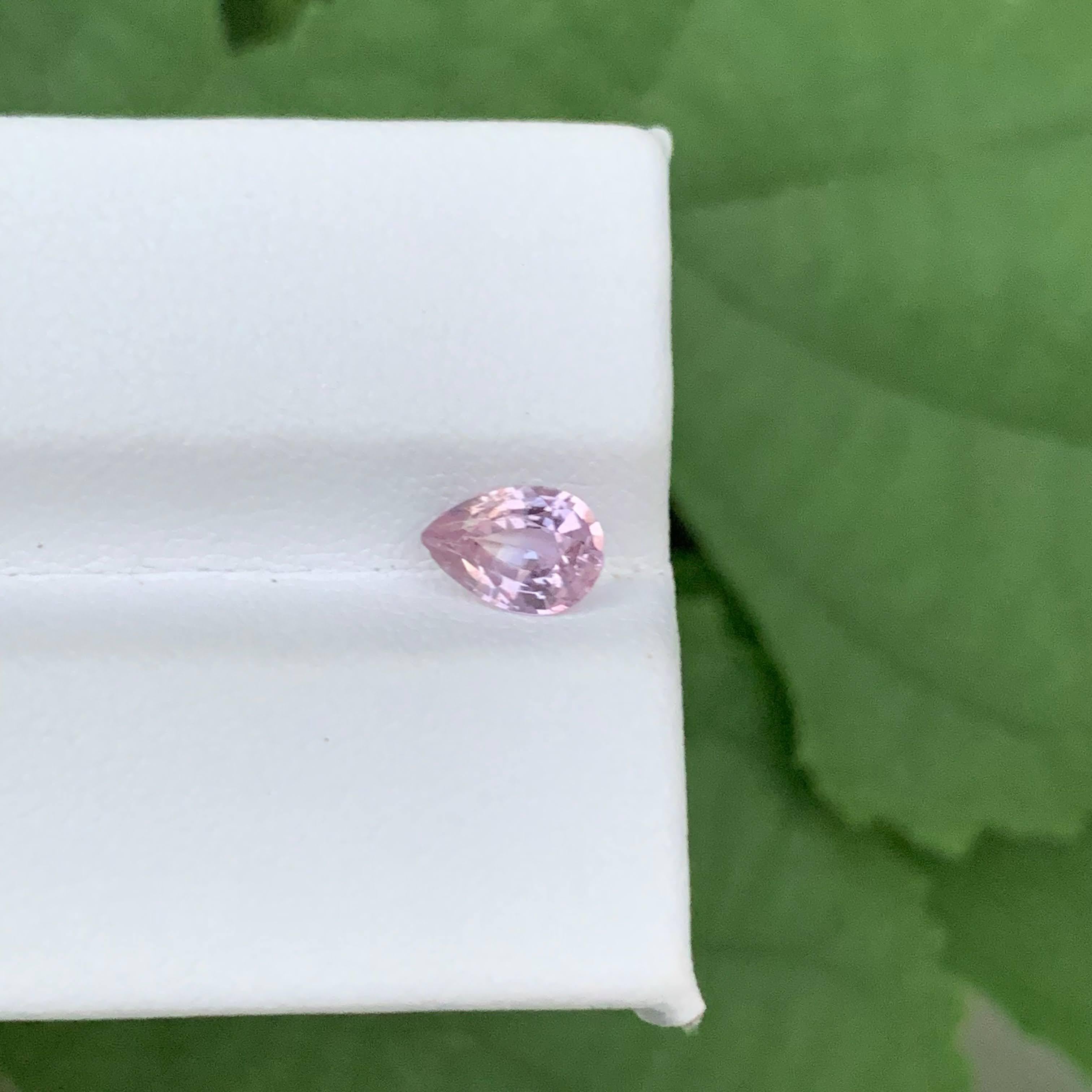 0.85 Carat Natural Loose Pink Padparadscha Sapphire Pear Cut From Madagascar en vente 1