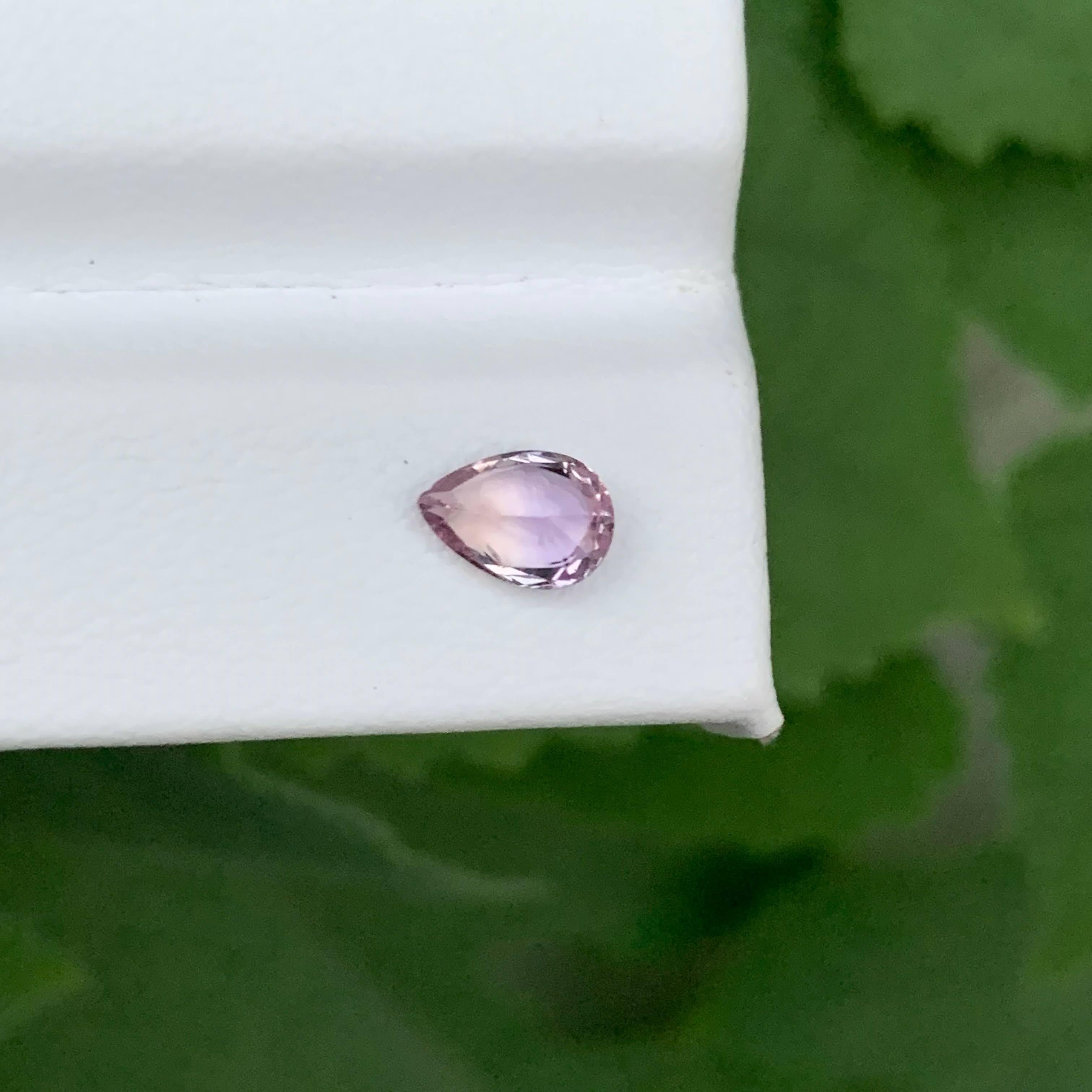 0.85 Carat Natural Loose Pink Padparadscha Sapphire Pear Cut From Madagascar en vente 2