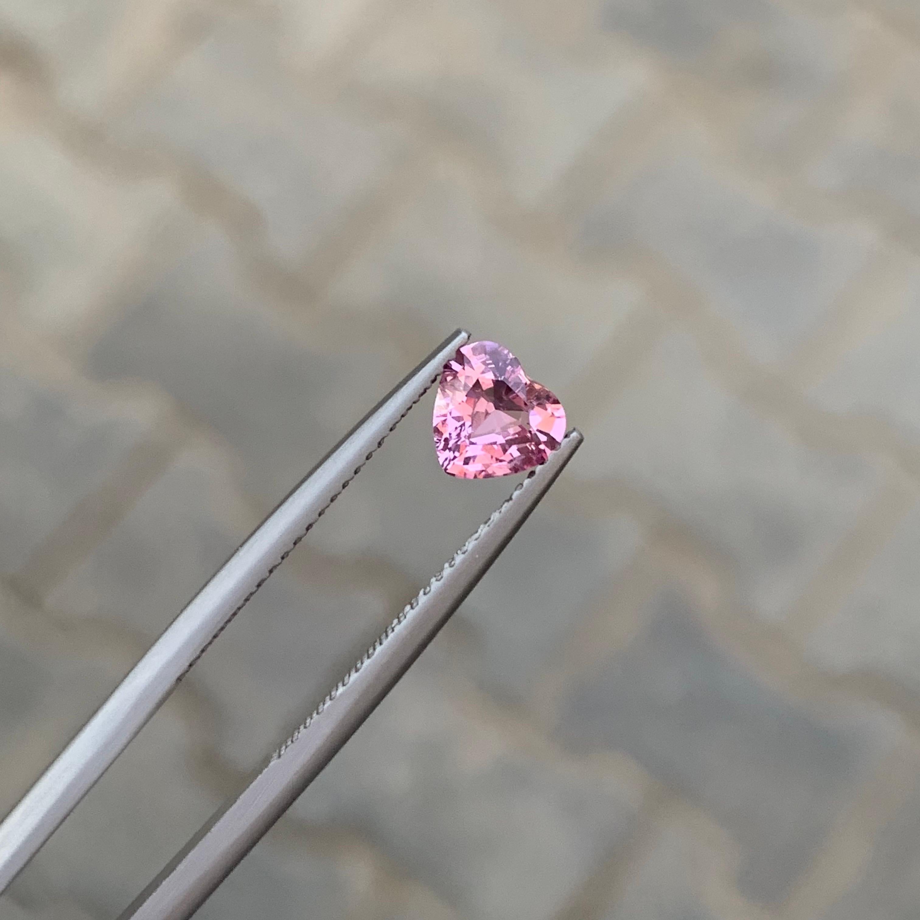 0.85 Carat Natural Loose Pink Spinel Heart Shape  Tanzania’s Gemstone For Sale 7