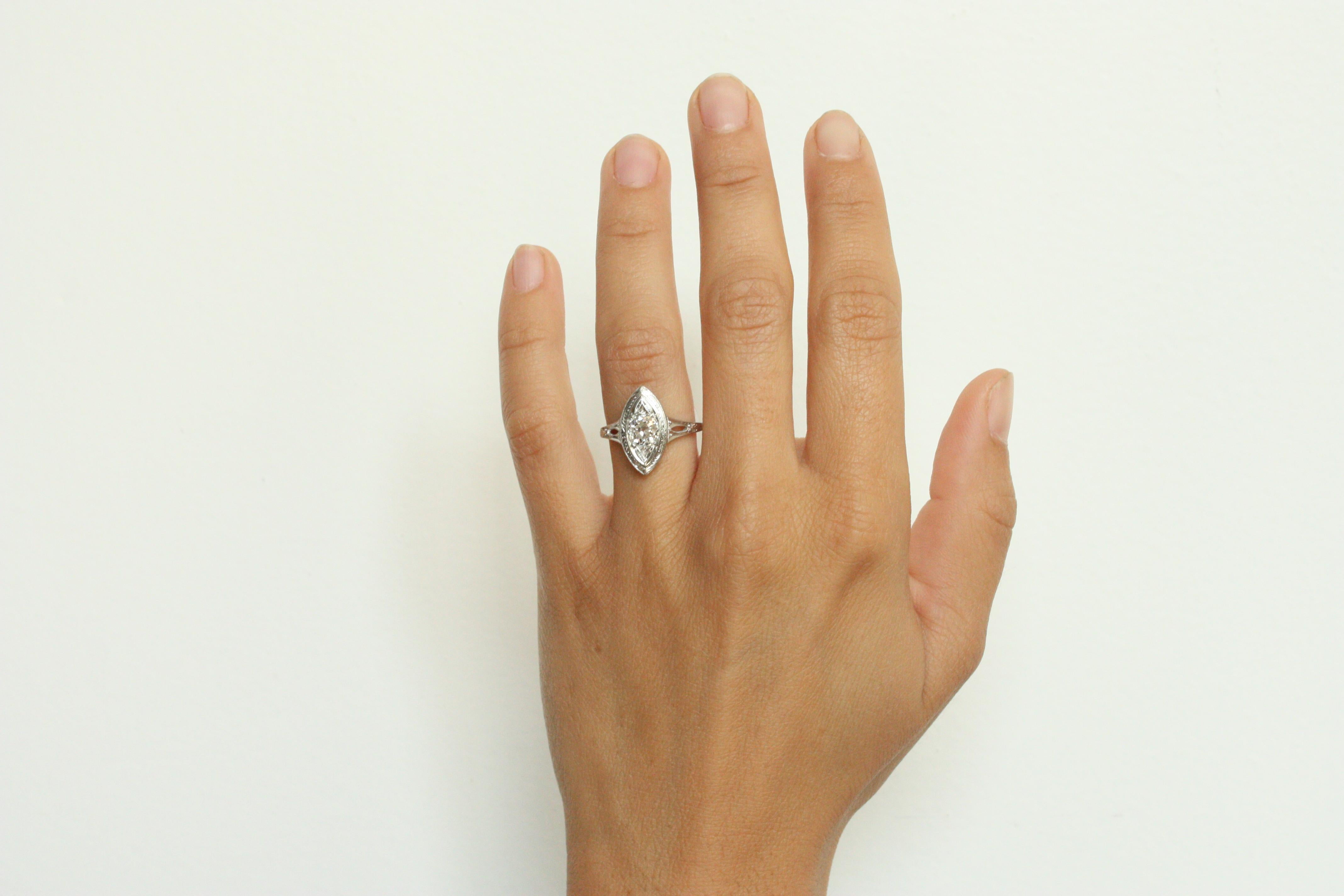 0.85 Carat Old Mine Cut Diamond 1920s Filigree Art Deco Platinum Engagement Ring In Excellent Condition For Sale In Santa Monica, CA