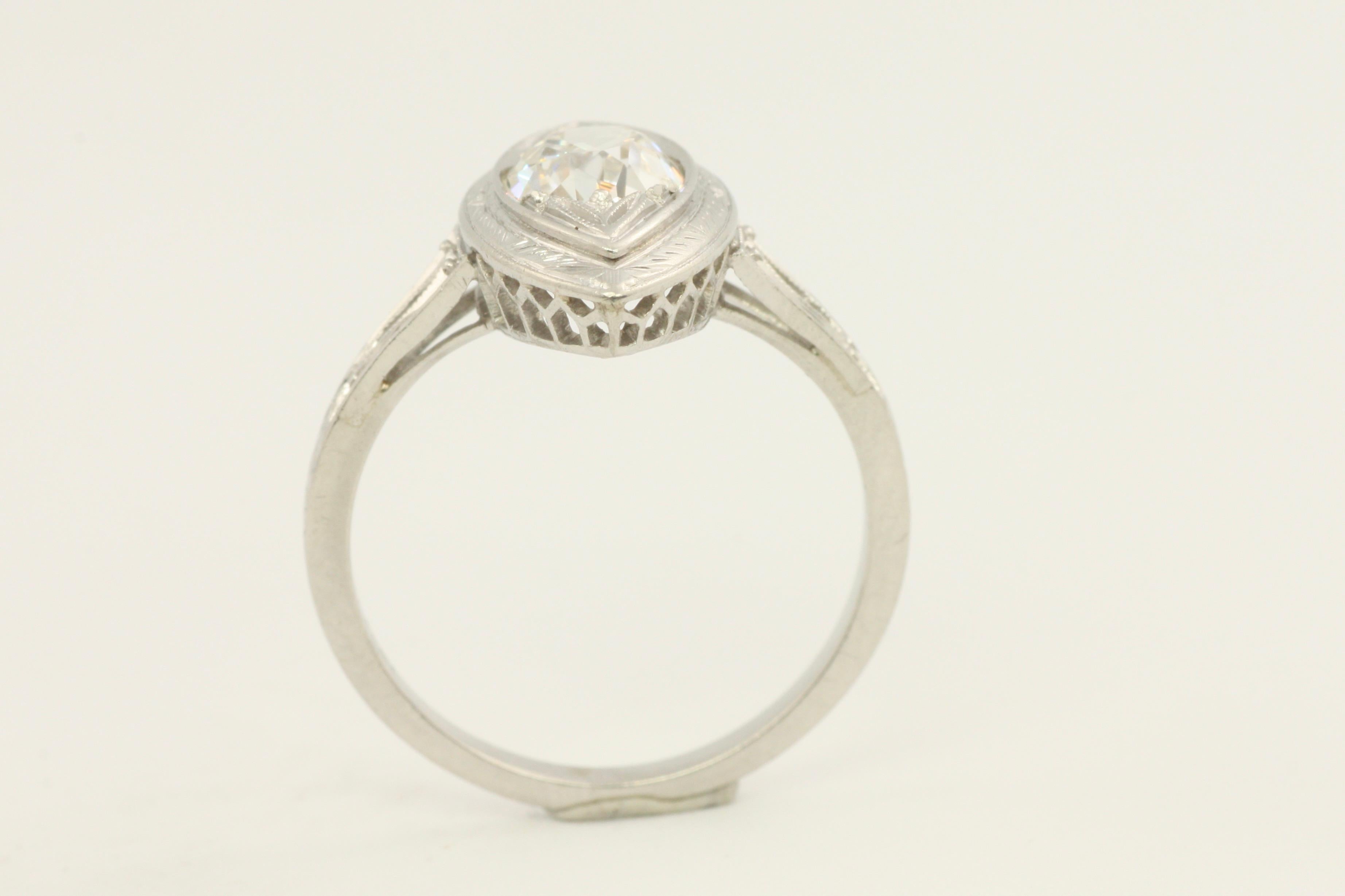 0.85 Carat Old Mine Cut Diamond 1920s Filigree Art Deco Platinum Engagement Ring For Sale 3