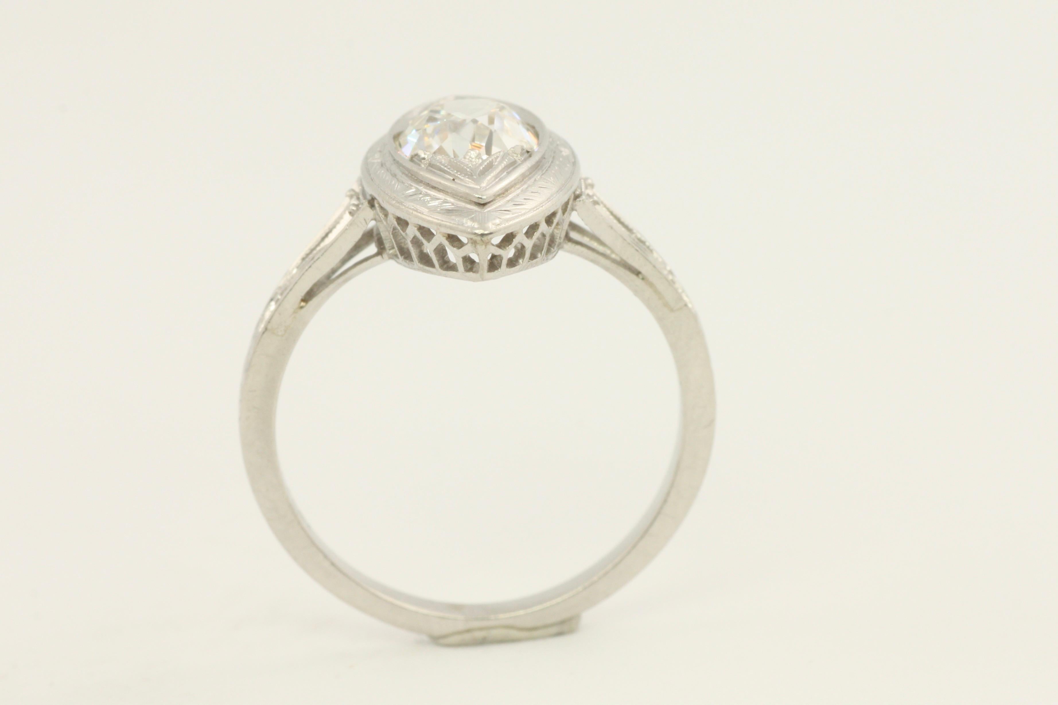0.85 Carat Old Mine Cut Diamond 1920s Filigree Art Deco Platinum Engagement Ring For Sale 4