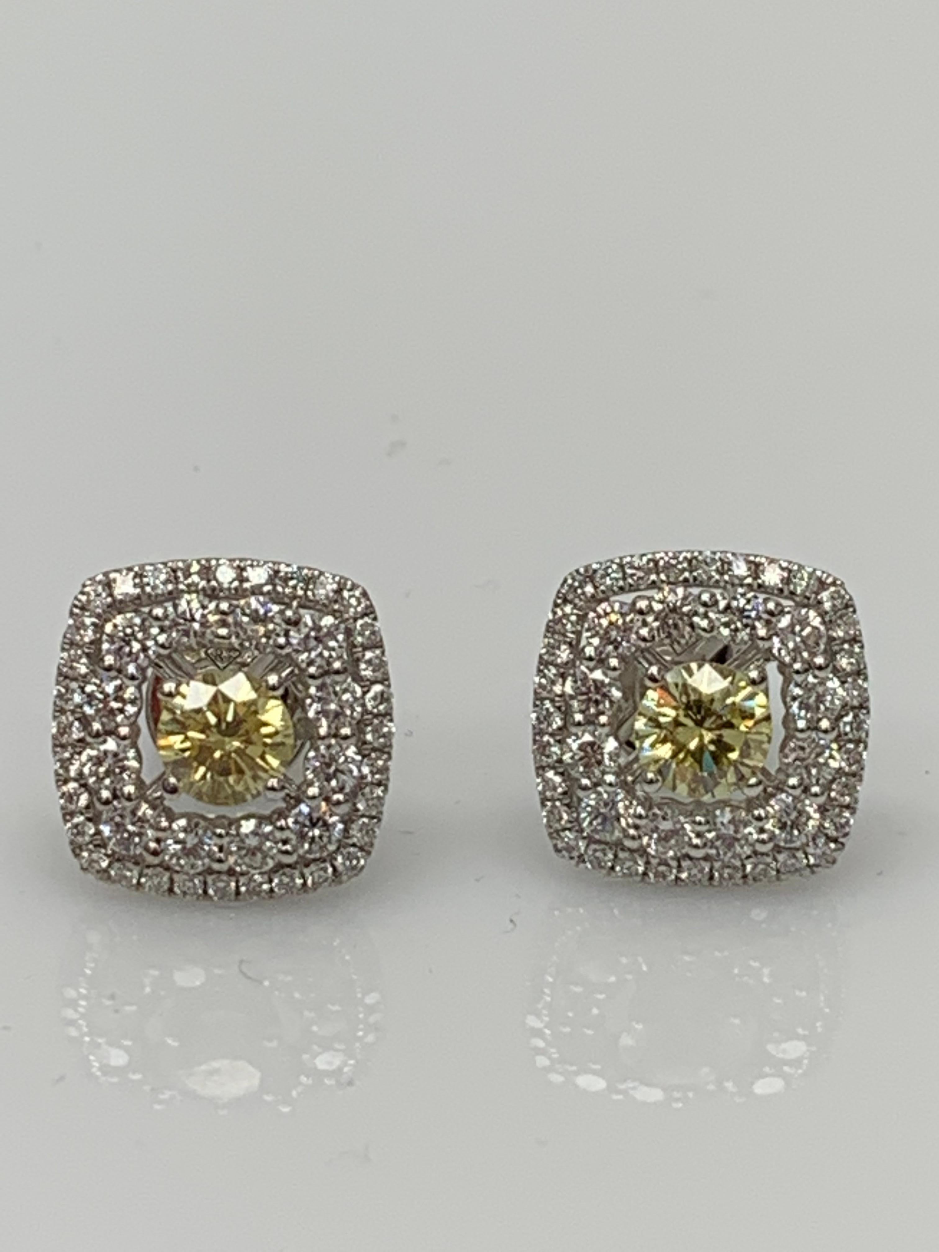 0,85 Karat Rundschliff  Ohrstecker aus 18 Karat Weißgold mit gelben Fancy-Diamanten (Zeitgenössisch) im Angebot