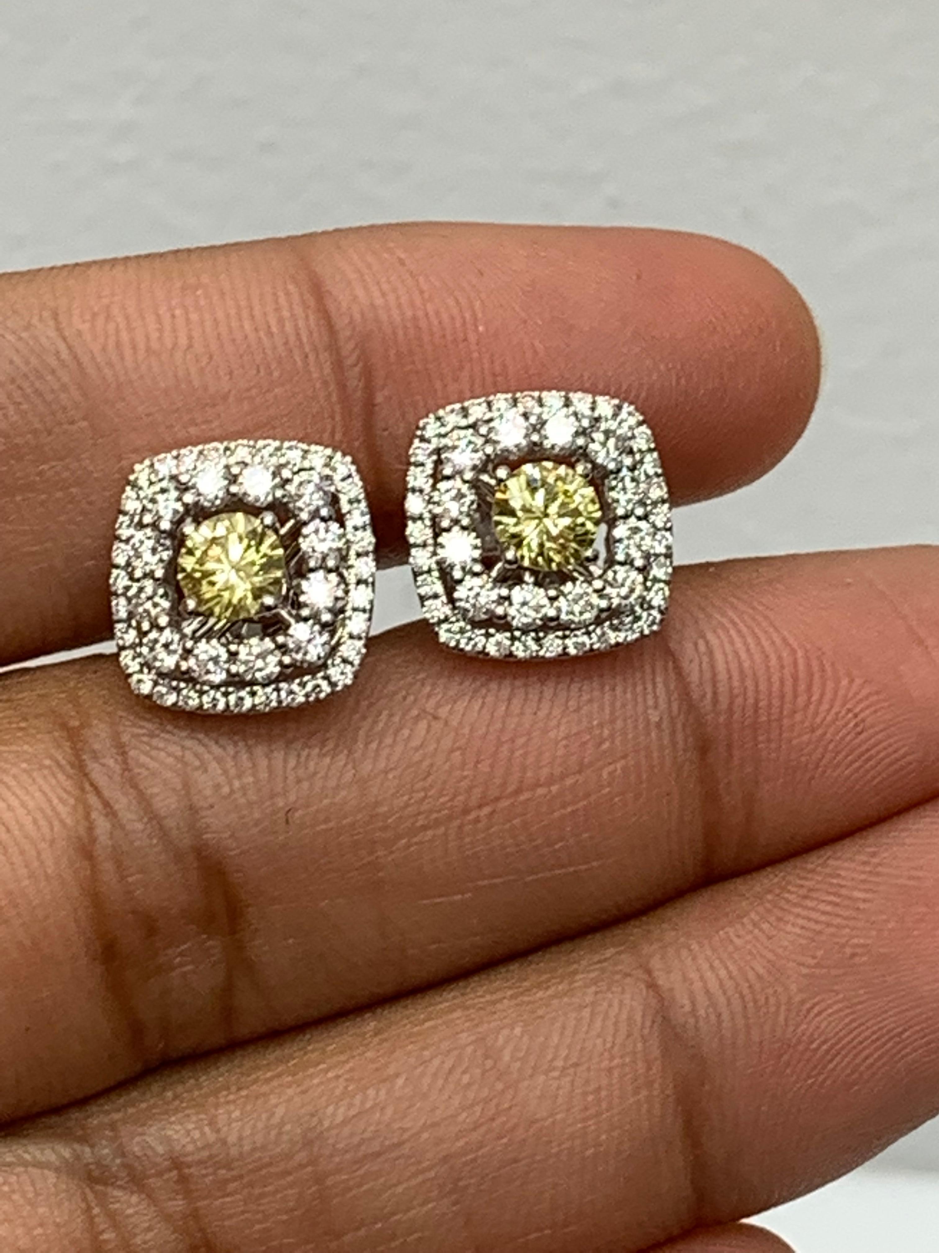 0,85 Karat Rundschliff  Ohrstecker aus 18 Karat Weißgold mit gelben Fancy-Diamanten im Angebot 1