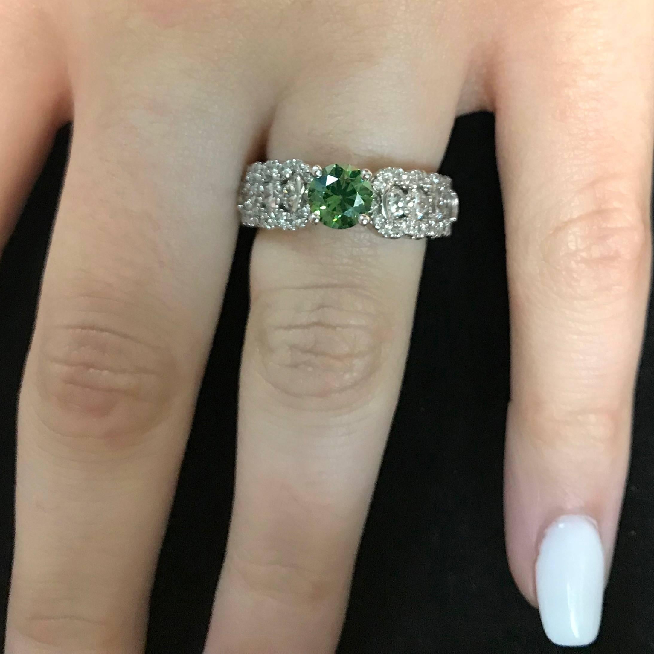 0.85 Carat Round Green Diamond and White Diamond Ring In New Condition In GREAT NECK, NY