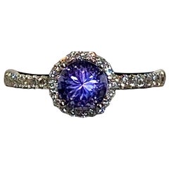 Bague halo de diamants et tanzanite ronde de 0,85 carat