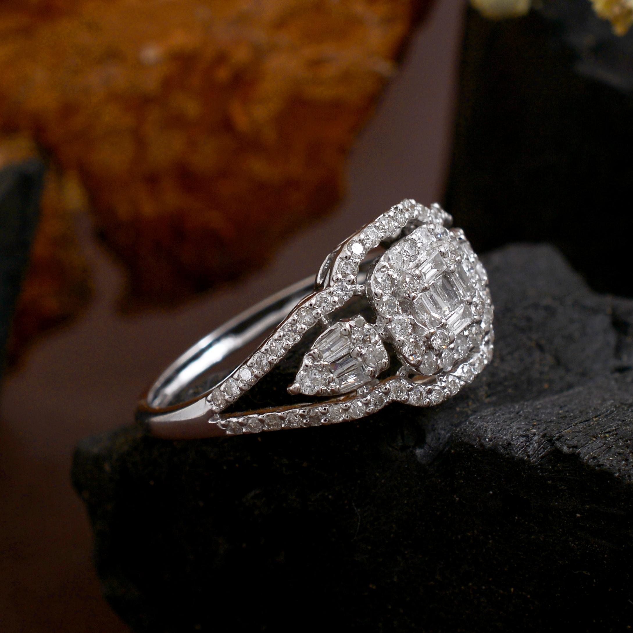 For Sale:  0.85 Carat SI Clarity HI Color Baguette Diamond Ring 18 Karat White Gold Jewelry 4