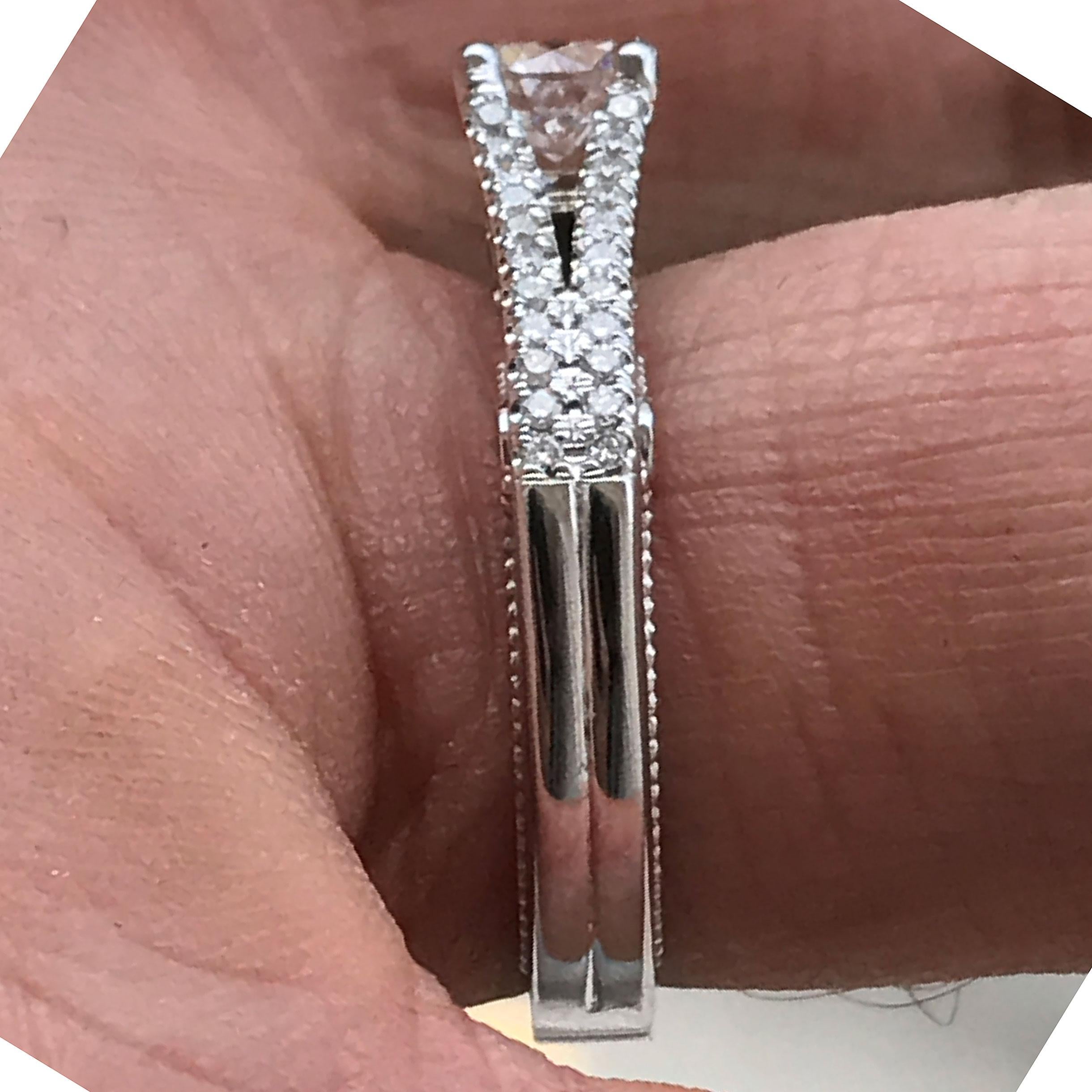 0,85 Karat TW Runder Diamant Verlobungsring 14 Karat, Ben Dannie im Zustand „Neu“ im Angebot in West Hollywood, CA