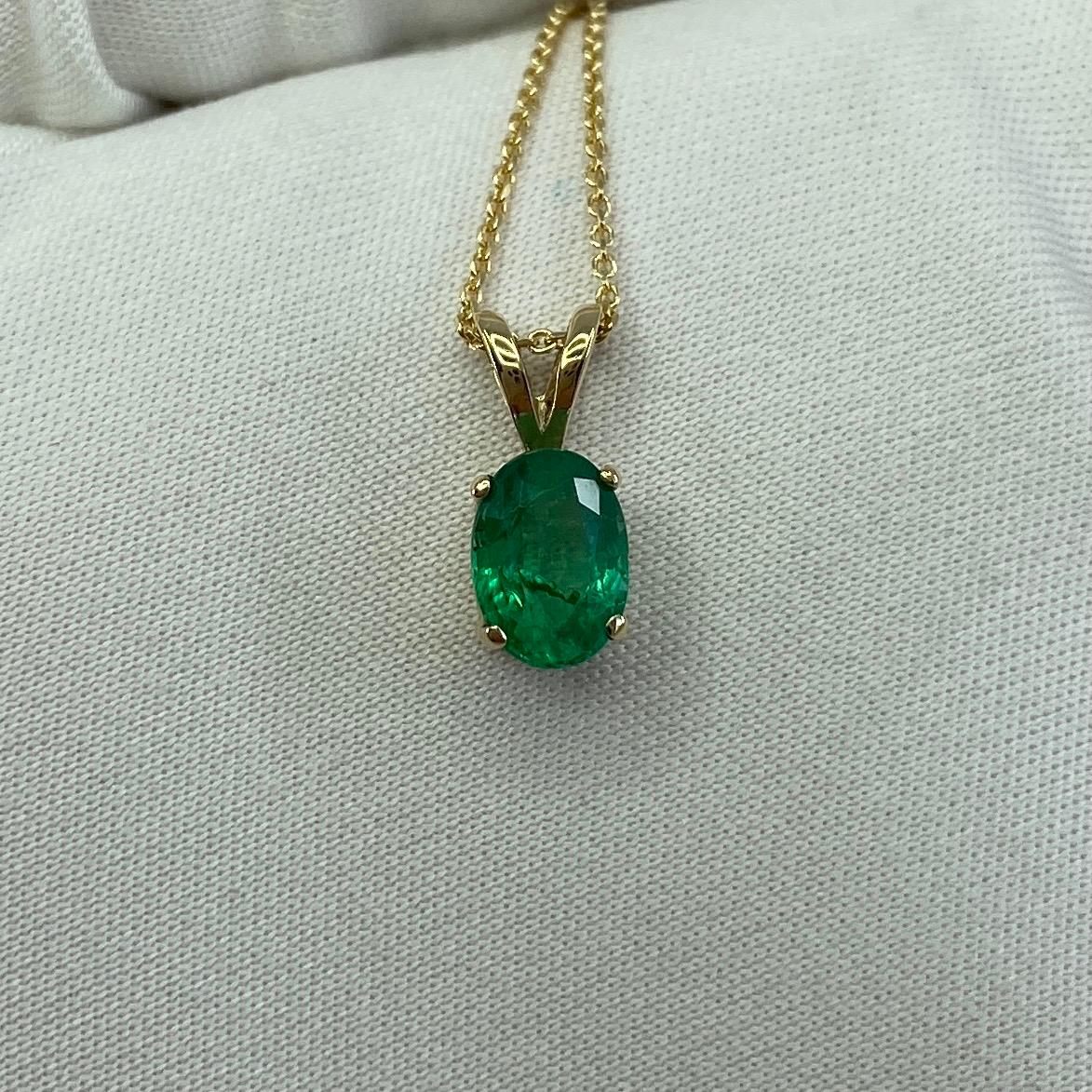 Women's or Men's 0.85 Carat Vivid Green Emerald Oval Cut Yellow Gold Solitaire Pendant Necklace