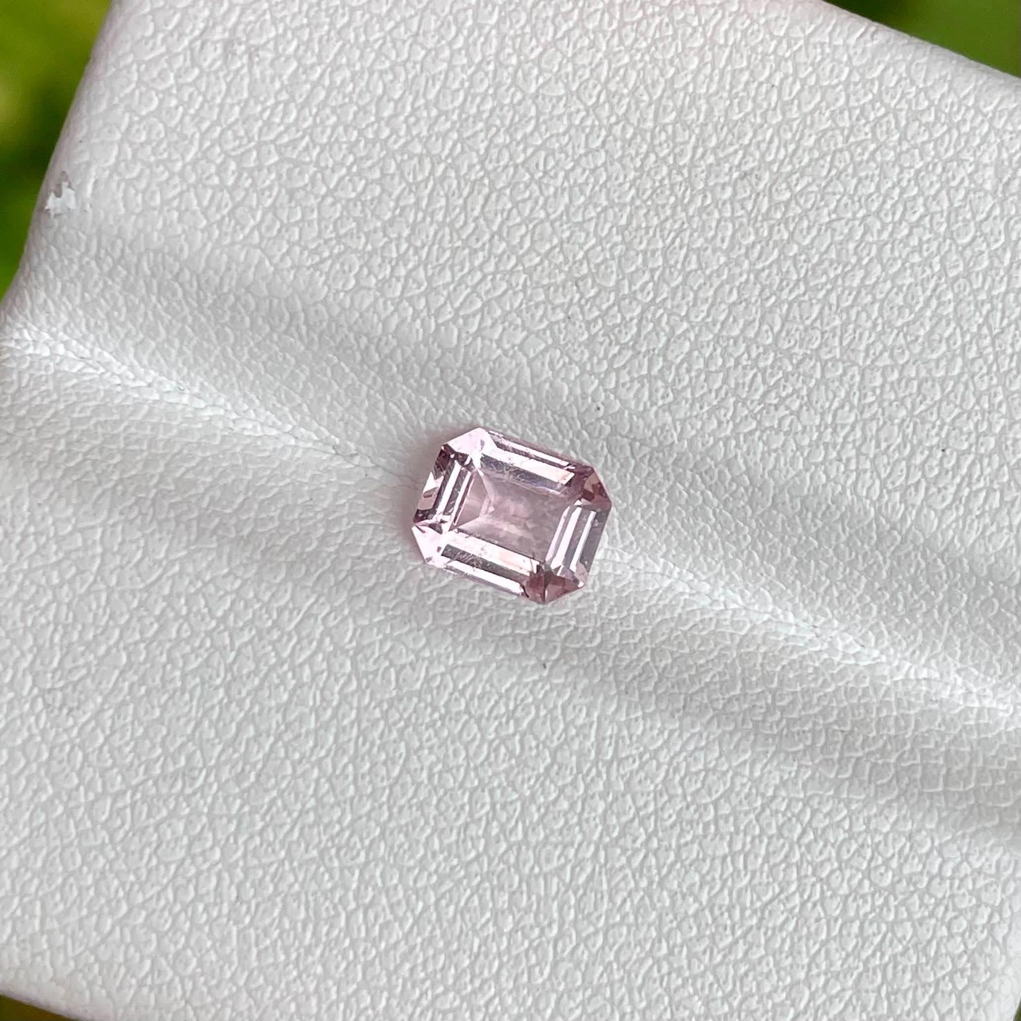 0.85 Carati Spinello Rosa Taglio Smeraldo Gemma Naturale Dal Tagikistan In condizioni Nuovo in vendita a Bangkok, TH