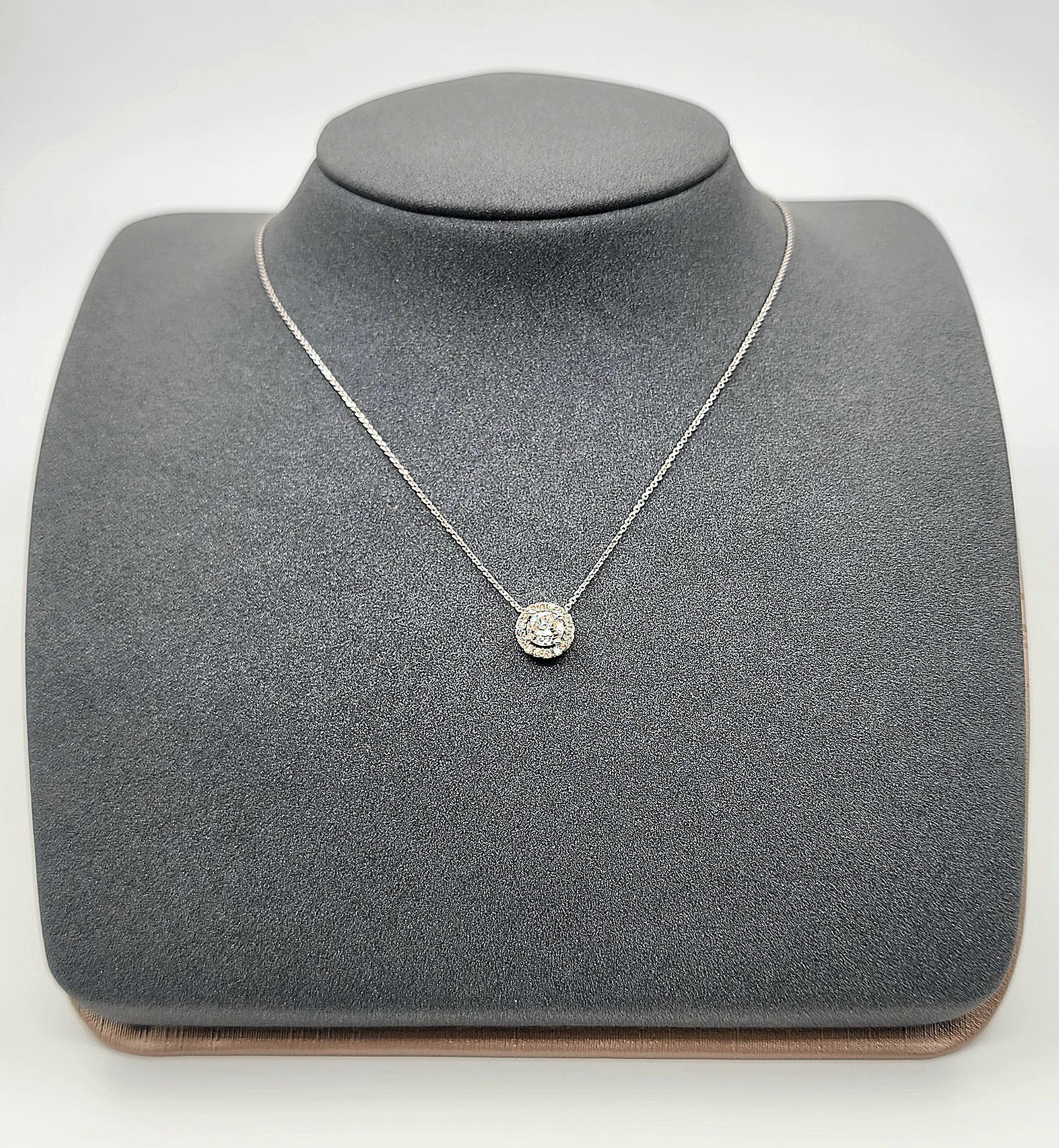 Taille ronde Pendentif en diamant de 0,85 ct en vente