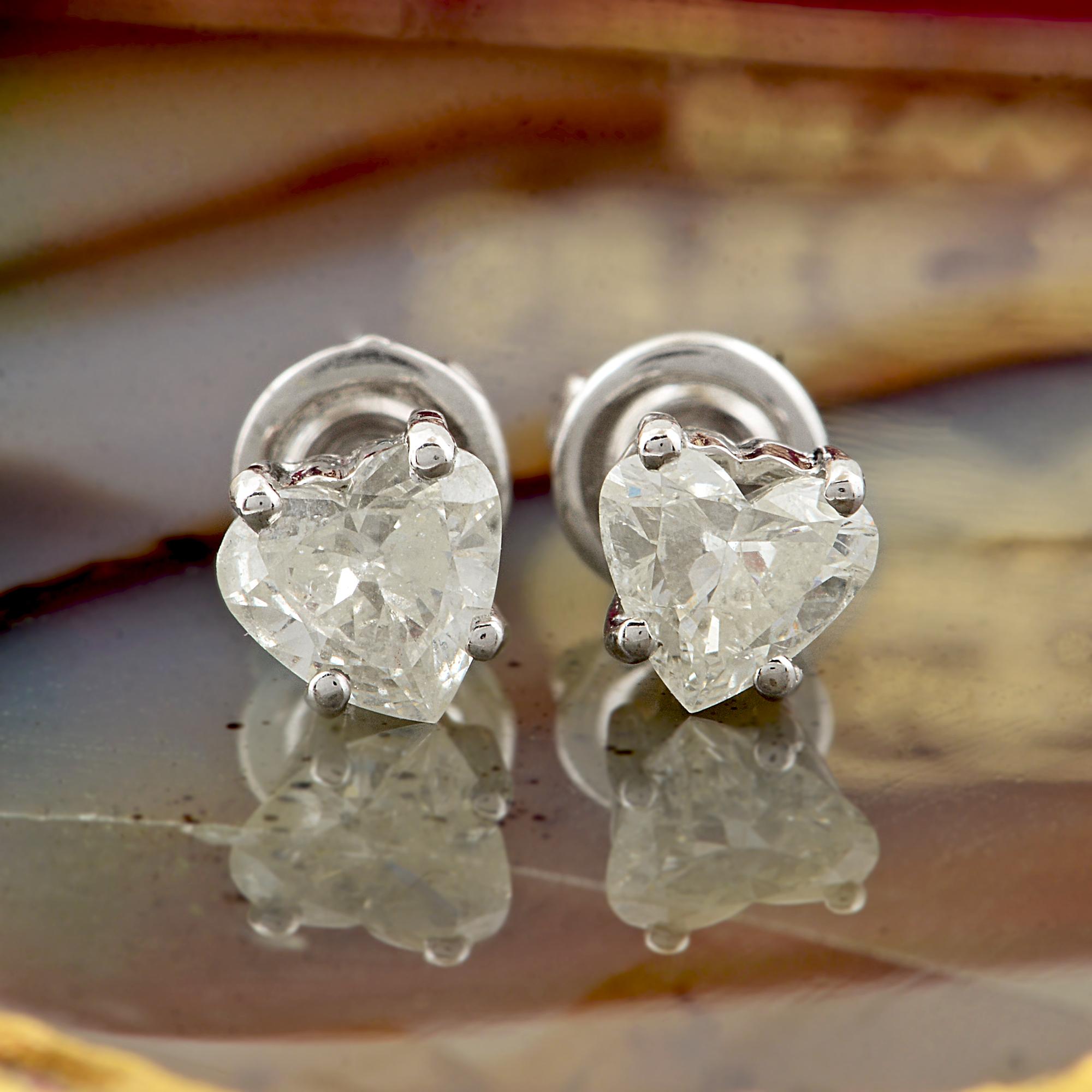 Taille cœur Boucles d'oreilles en diamant solitaire en forme de cœur, 0,85 ct, en or blanc 10K, faites à la main. en vente