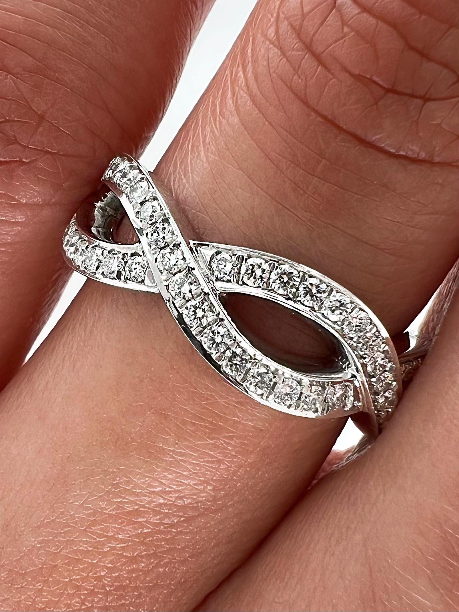 Bracelet d'éternité pour femme en diamants sertis en pavé de 0,85 carat Unisexe en vente