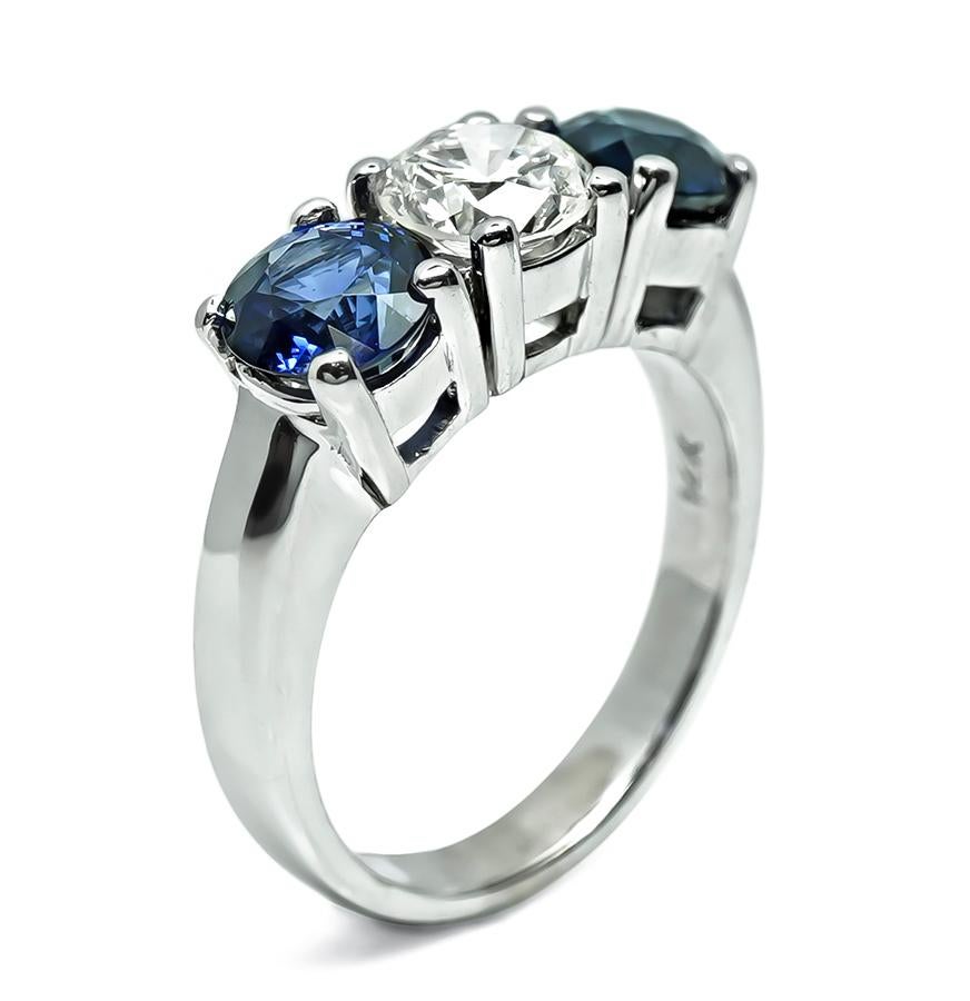 Taille ronde Bague à trois pierres avec diamant 0,85 carat et saphir 2,50 carats en vente
