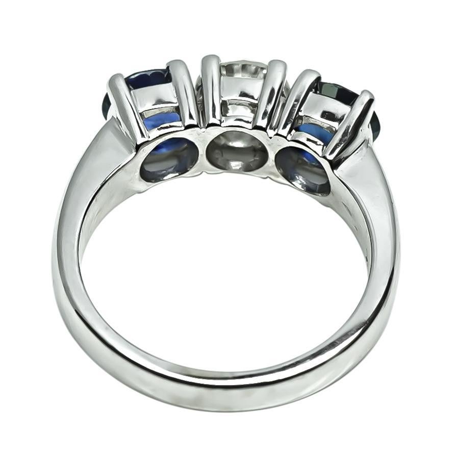 Bague à trois pierres avec diamant 0,85 carat et saphir 2,50 carats Bon état - En vente à New York, NY