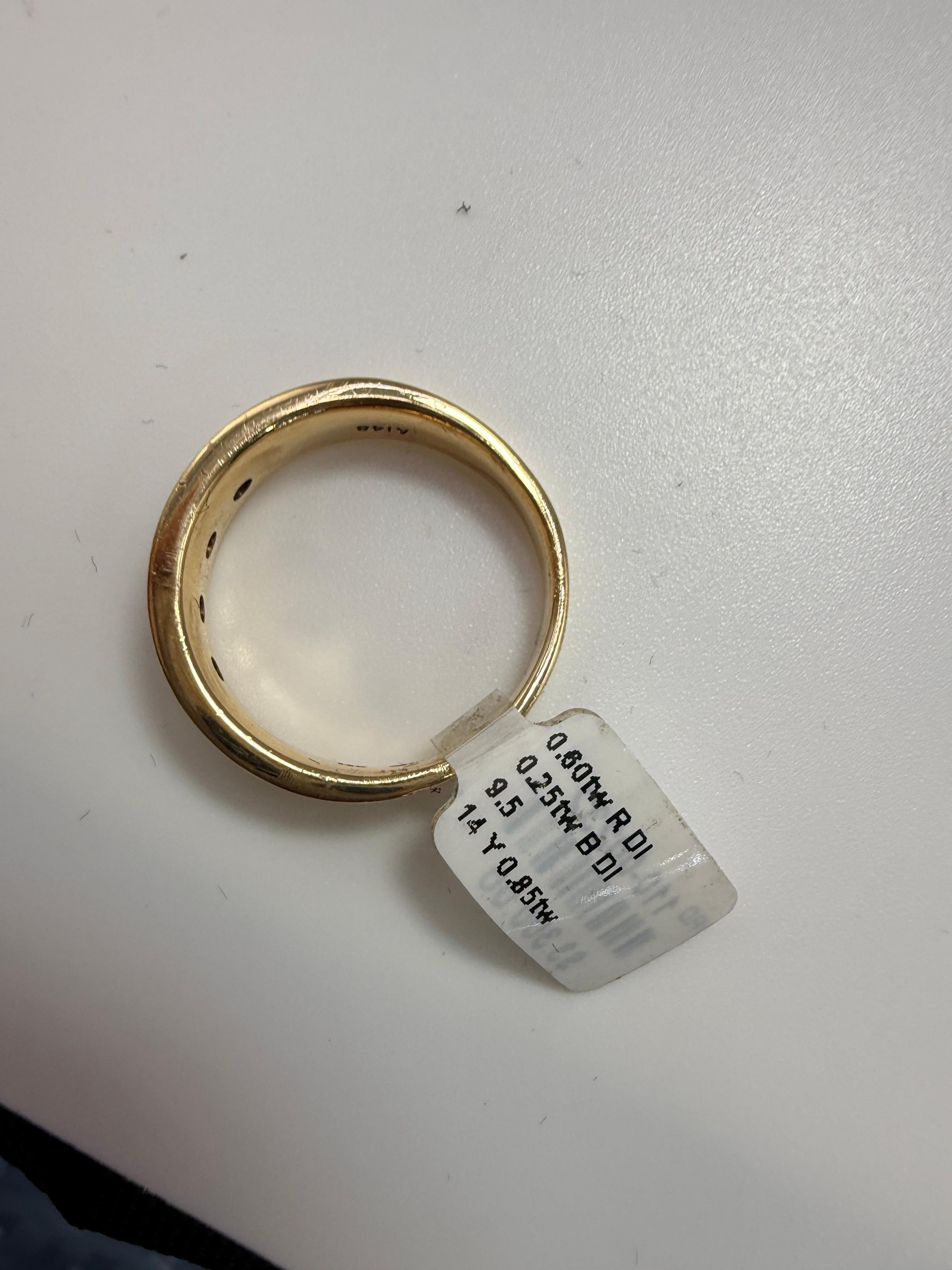 Fede nuziale con diamanti da 0,85 carati in oro 14KT in vendita 3