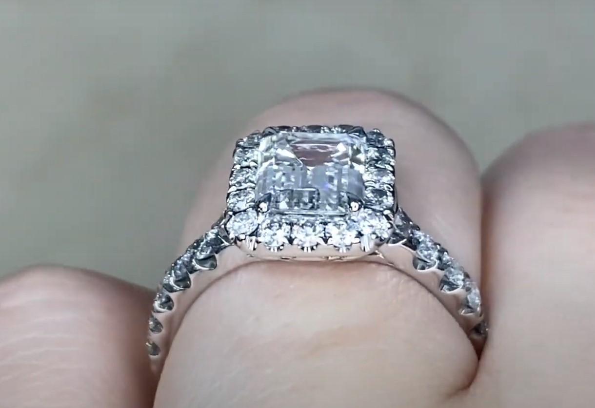 0.85ct Emerald Cut Diamond Engagement Ring, Diamond Halo, 18k White Gold For Sale 2