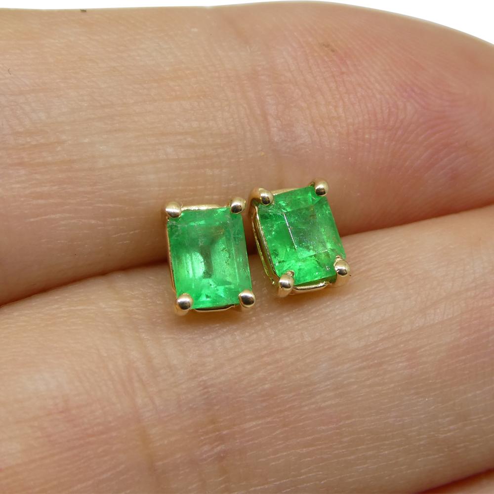 0.85ct Emerald Cut Green Colombian Emerald Stud Ears set in 14k Yellow Gold en vente 4