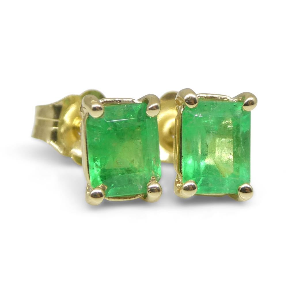 0.85ct Emerald Cut Green Colombian Emerald Stud Ears set in 14k Yellow Gold en vente 6