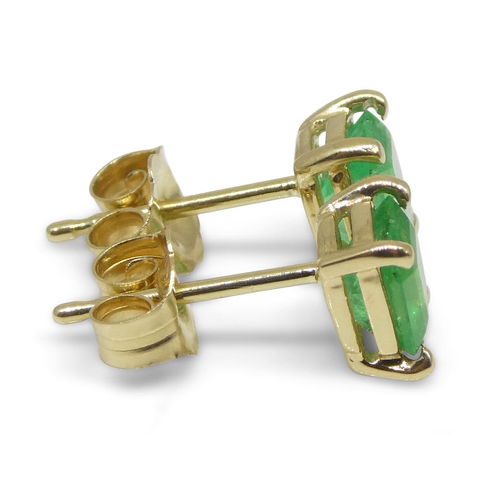0.85ct Emerald Cut Green Colombian Emerald Stud Ears set in 14k Yellow Gold en vente 7