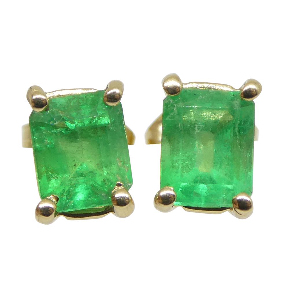 0.85ct Emerald Cut Green Colombian Emerald Stud Ears set in 14k Yellow Gold en vente 11