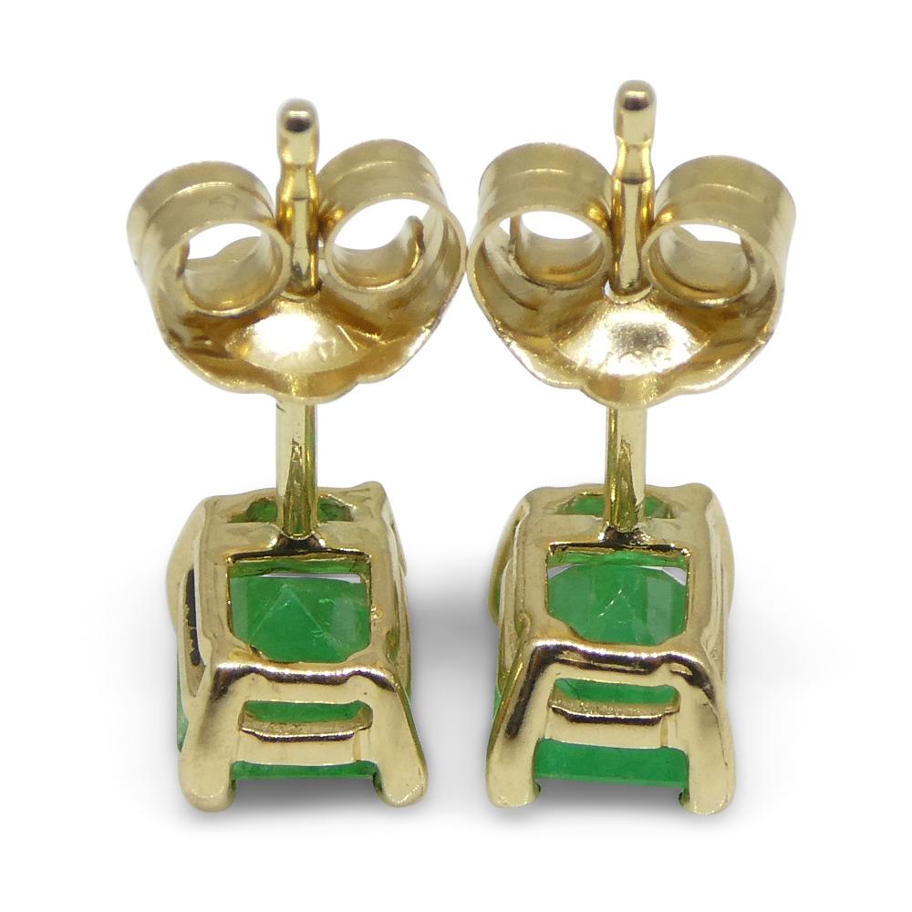 0.85ct Emerald Cut Green Colombian Emerald Stud Earrings set in 14k Yellow Gold For Sale 1