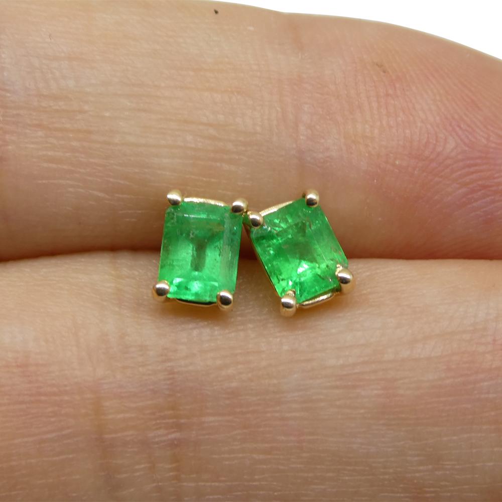 0.85ct Emerald Cut Green Colombian Emerald Stud Ears set in 14k Yellow Gold en vente 3