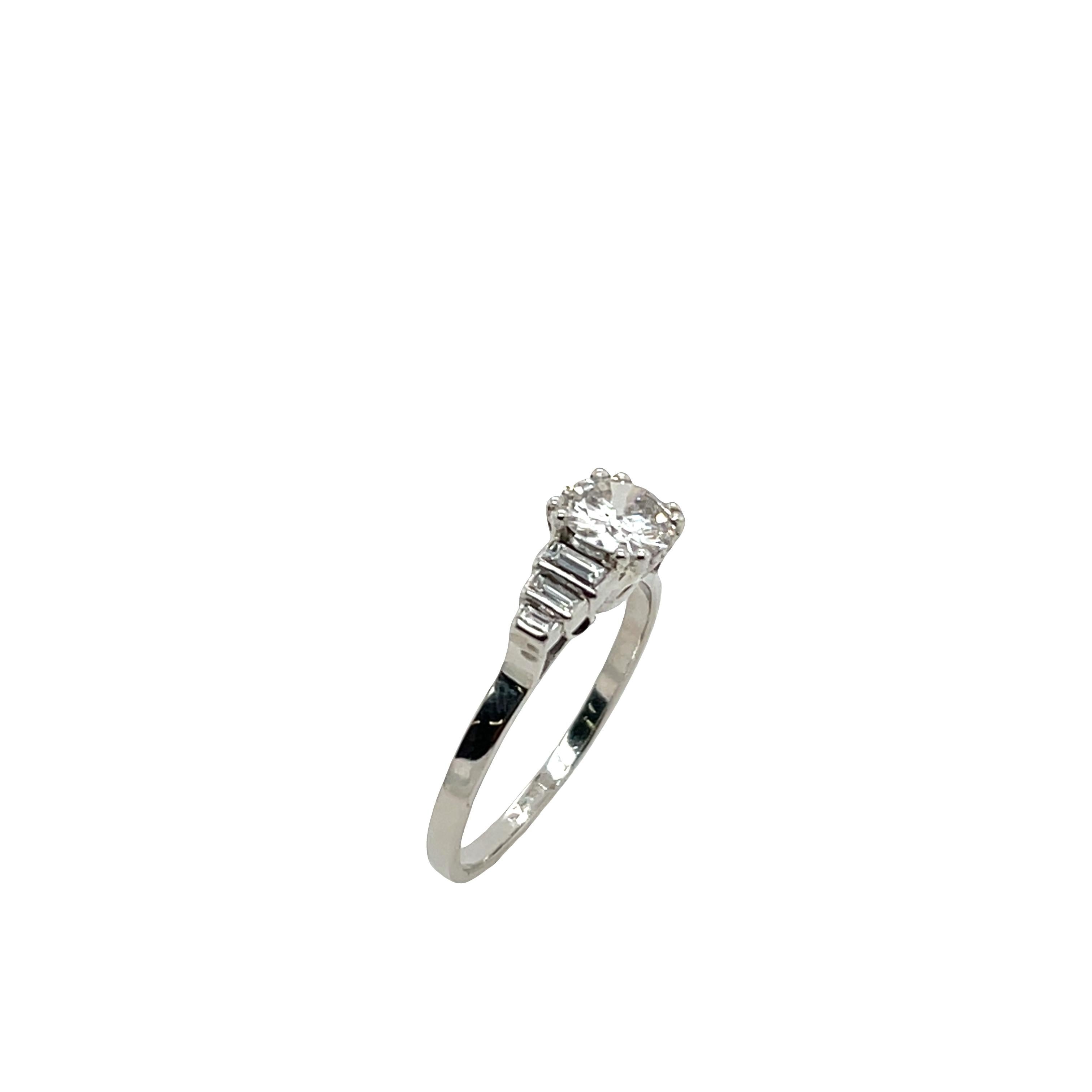 Round Cut 0.85ct Round Brilliant Cut J-SI3 Diamond Ring, Set In Platinum For Sale