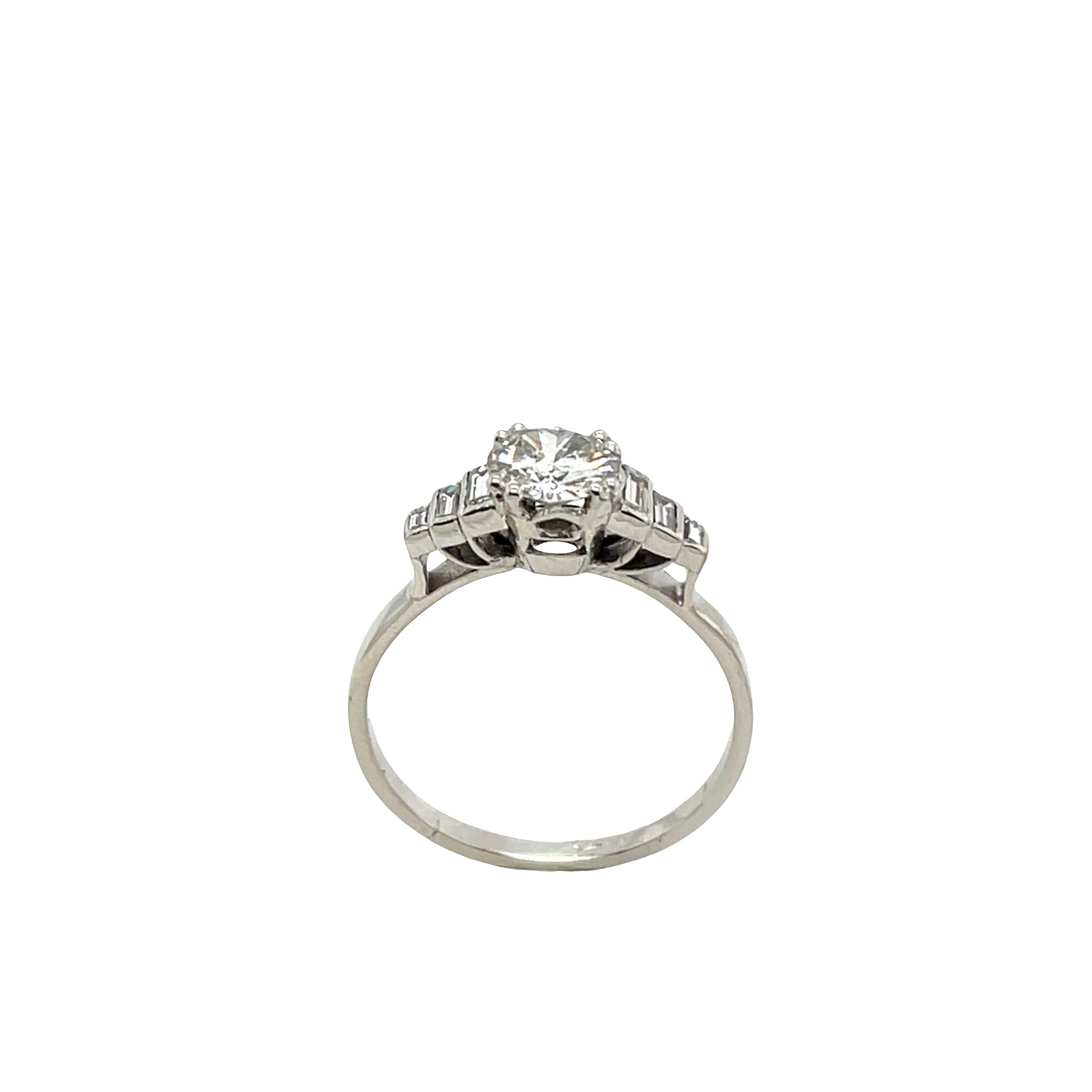0.85ct Round Brilliant Cut J-SI3 Diamond Ring, Set In Platinum In Excellent Condition For Sale In London, GB