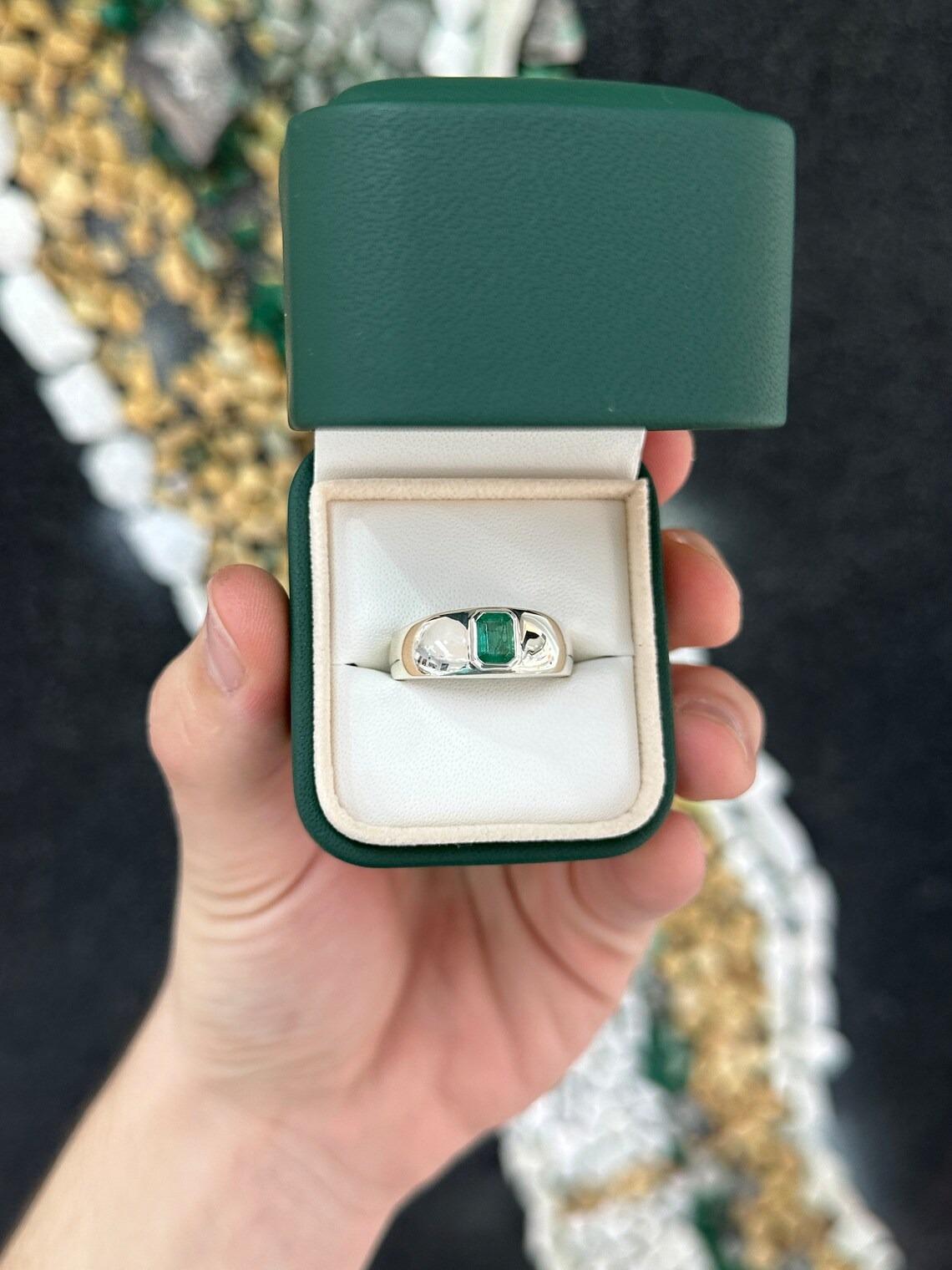 0.85ct SS Men's Vertical Bezel Set Green Emerald Cut Emerald Silver Band Ring For Sale 5