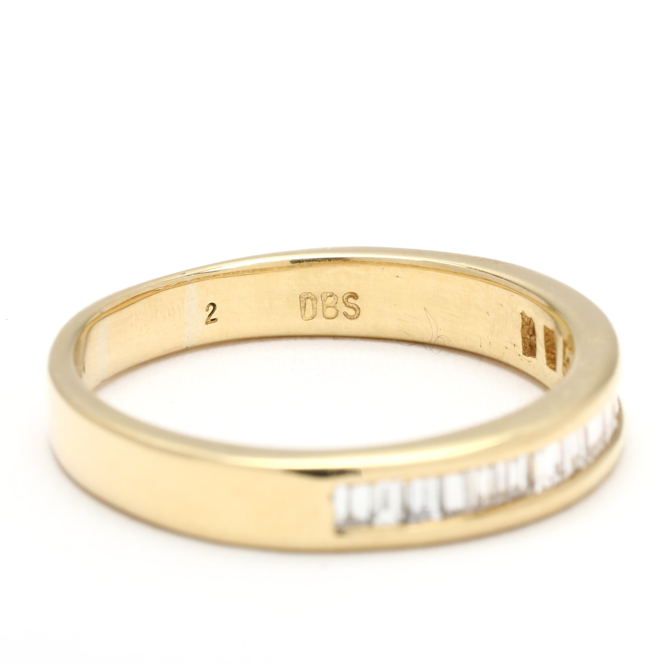 Bague à anneau cannelé baguette en or jaune 18 carats et diamant 0,85 carat, taille de bague 8,25 en vente 2