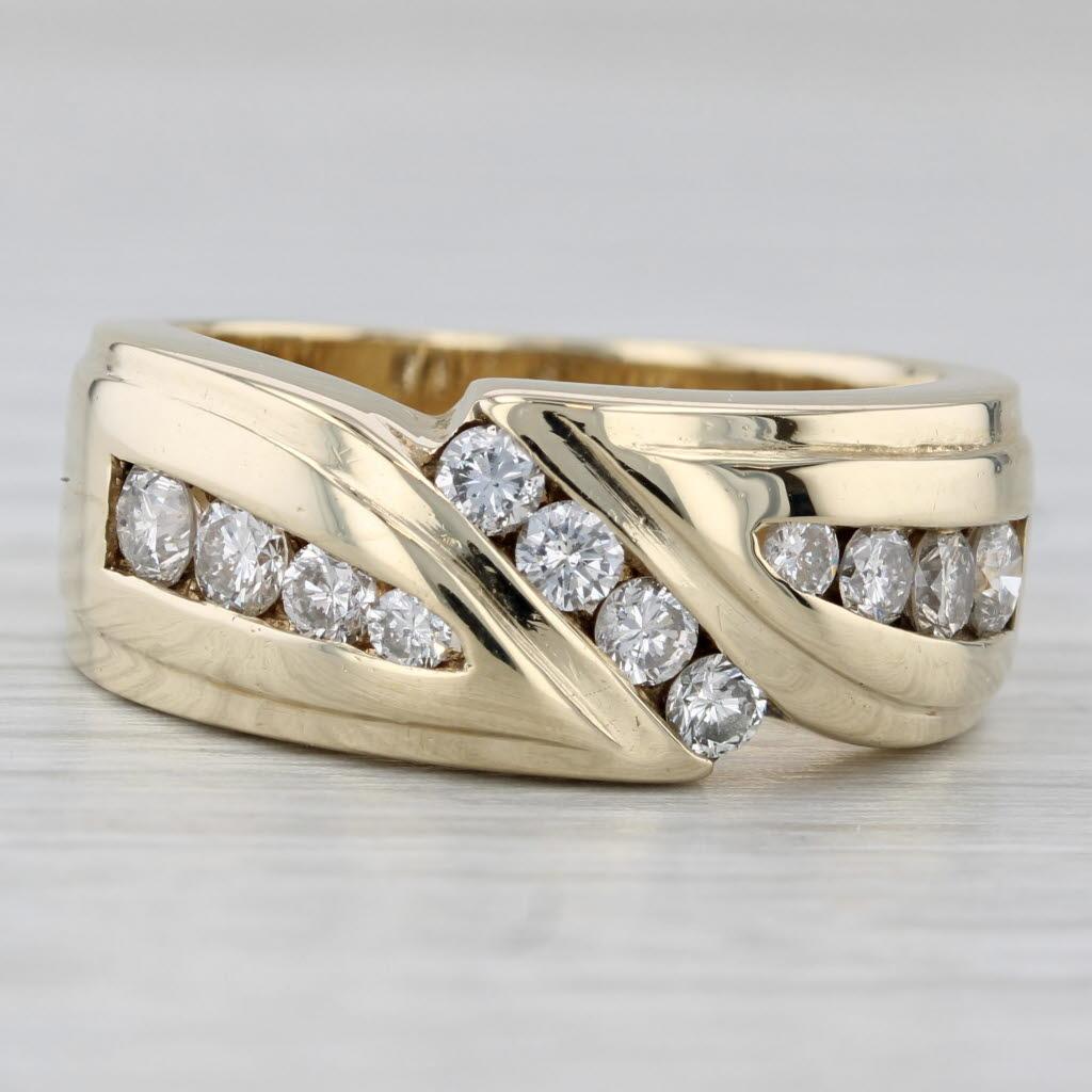 Fascia nuziale da uomo con diamante da 0,85 ct. in oro giallo 14k misura 9,5 In condizioni buone in vendita a McLeansville, NC