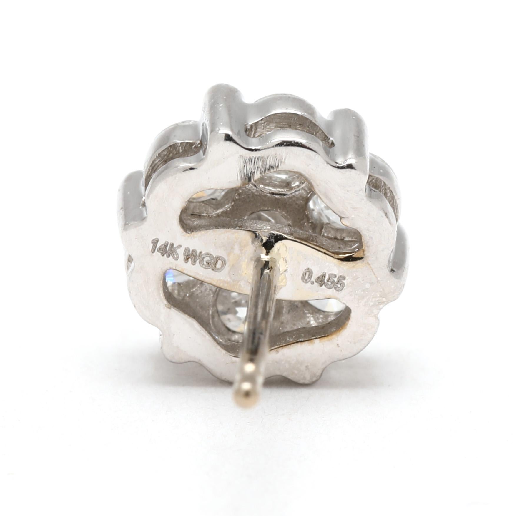 Taille ronde Boucles d'oreilles en or blanc 14k, clous d'oreilles floraux, 0.85ctw Diamond Stud Ears en vente
