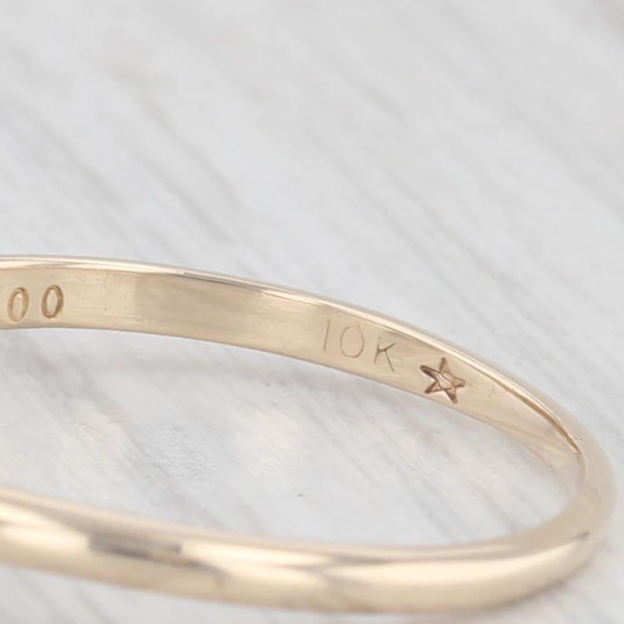 Gemstone Information:
- Natural Diamond -
Carats - 0.85ct 
Cut - Round
Color - H - I
Clarity - I3

Metal: 10k Yellow & White Gold 
Weight: 2 Grams 
Stamps: 10k
Face Height: 6.1 mm 
Rise Above Finger: 8.7 mm
Band / Shank Width: 1.6 mm

This ring is a
