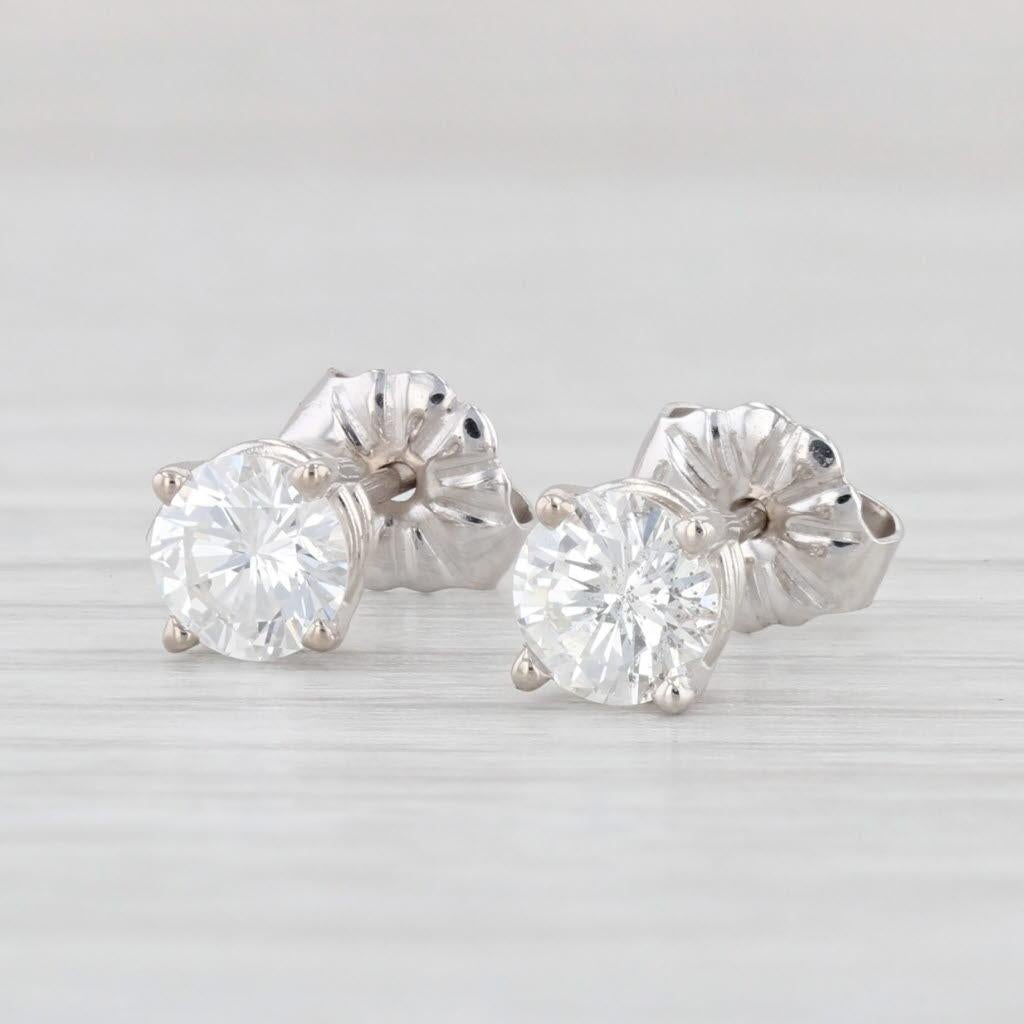 Donna Orecchini a perno con solitario di diamanti rotondi da 0,85ctw in oro bianco 14k in vendita