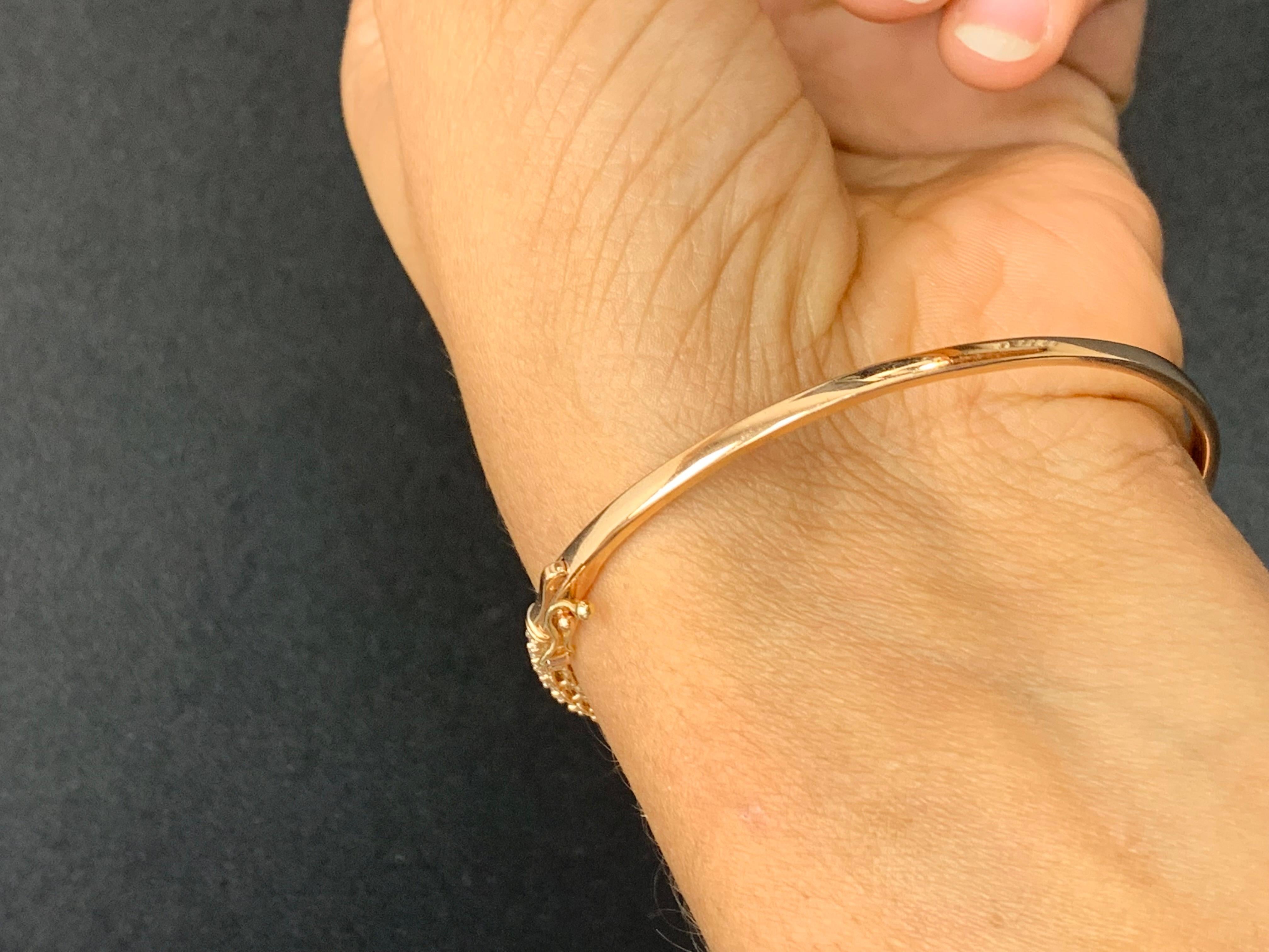 0.86 Carat Round Cut Diamond Bangle in 14K Rose Gold In New Condition For Sale In NEW YORK, NY