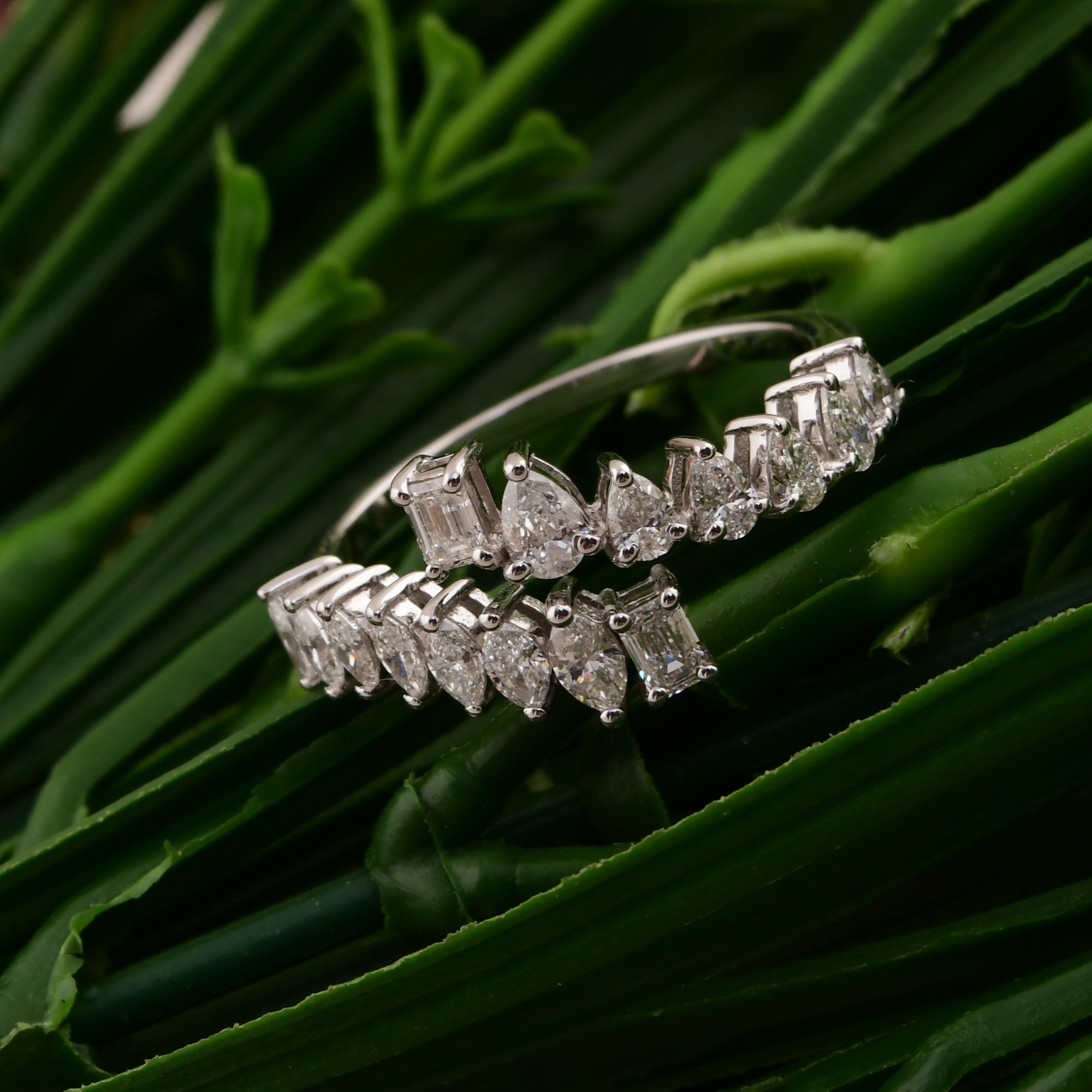 0.86 Carat SI/H Pear Emerald Cut Diamond Wrap Ring 14 Karat White Gold Jewelry In New Condition For Sale In Diera, Dubai