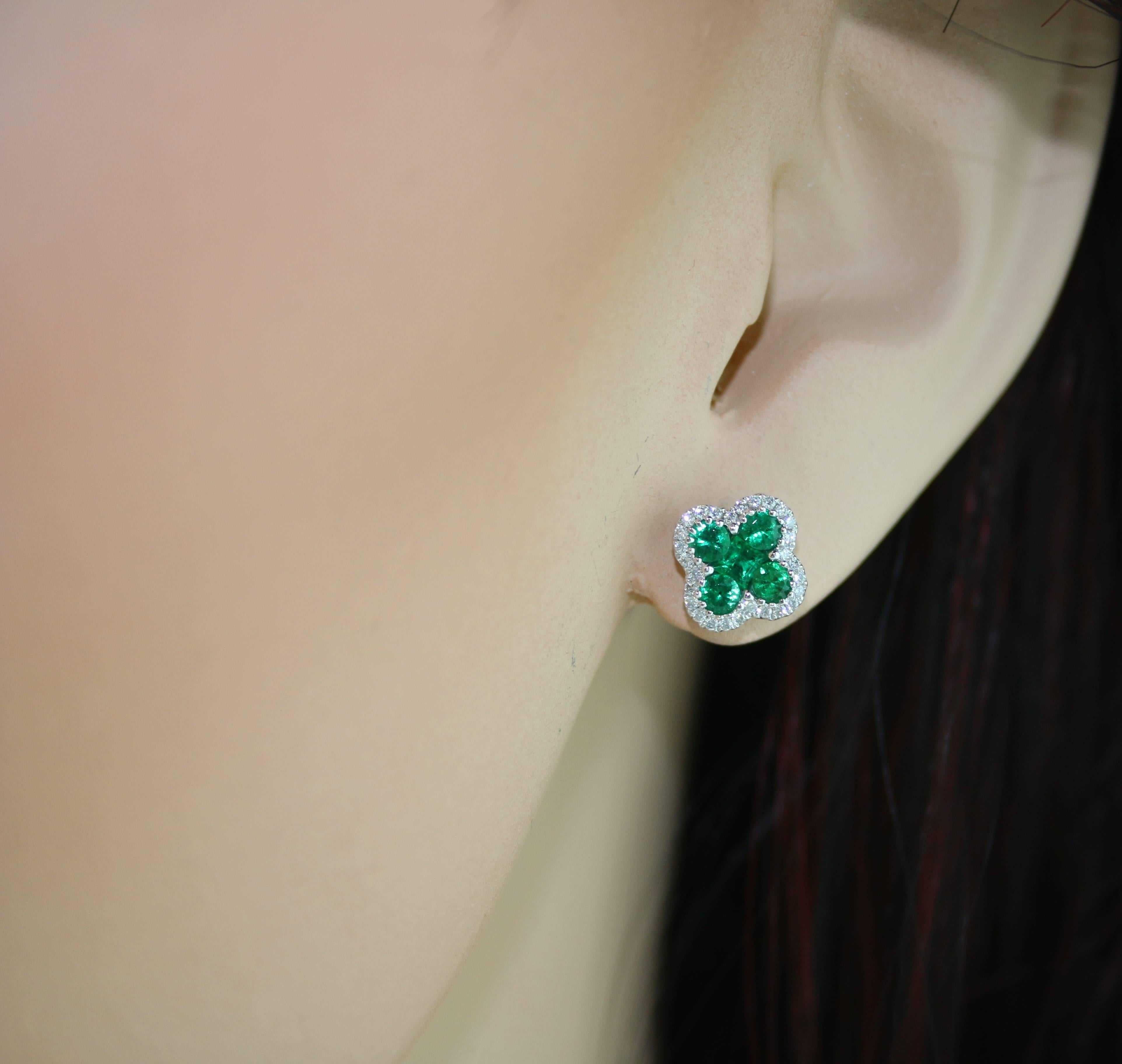 Contemporary 0.86 Carat Emerald Diamond Clover Stud Earrings