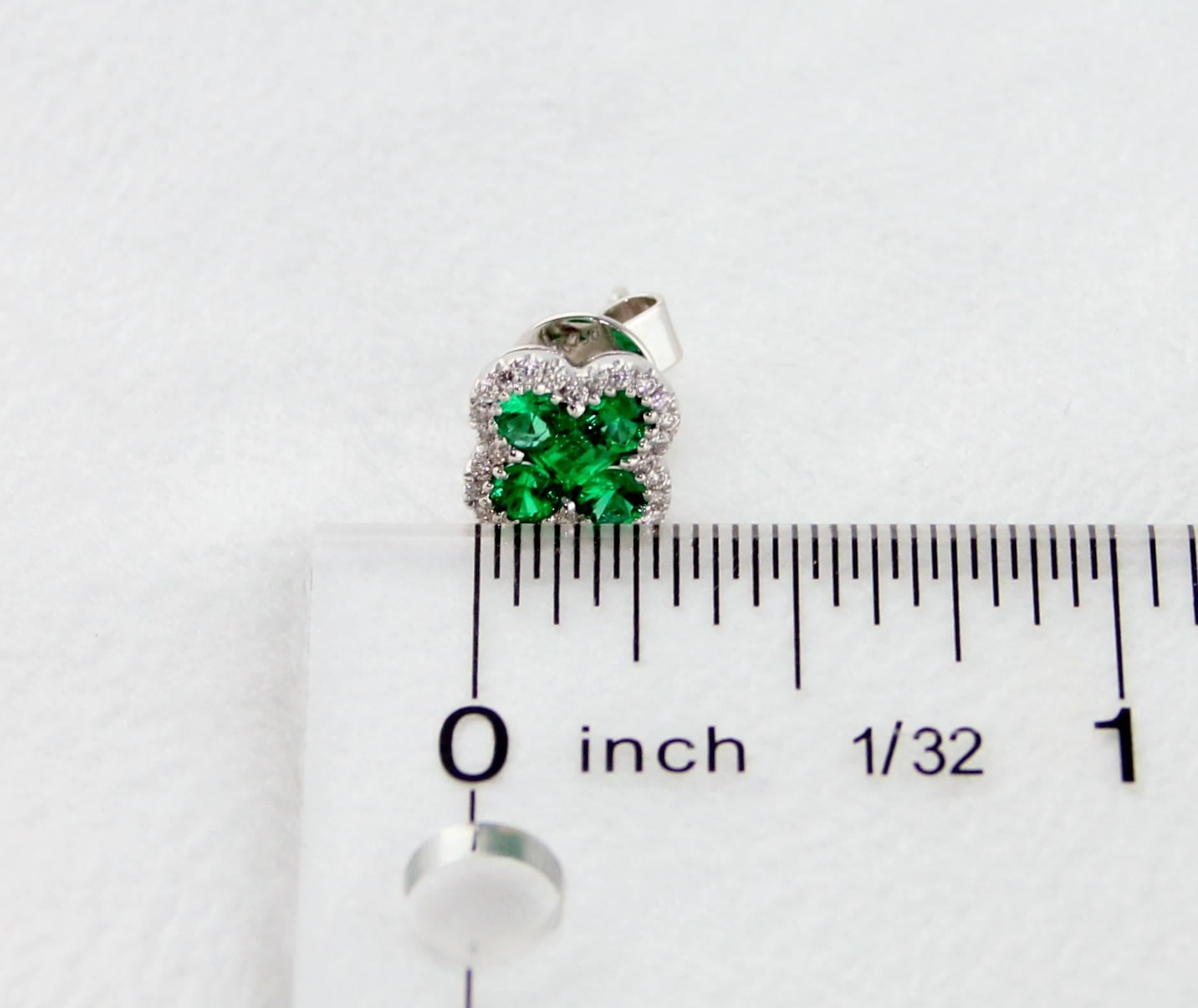 Round Cut 0.86 Carat Emerald Diamond Clover Stud Earrings