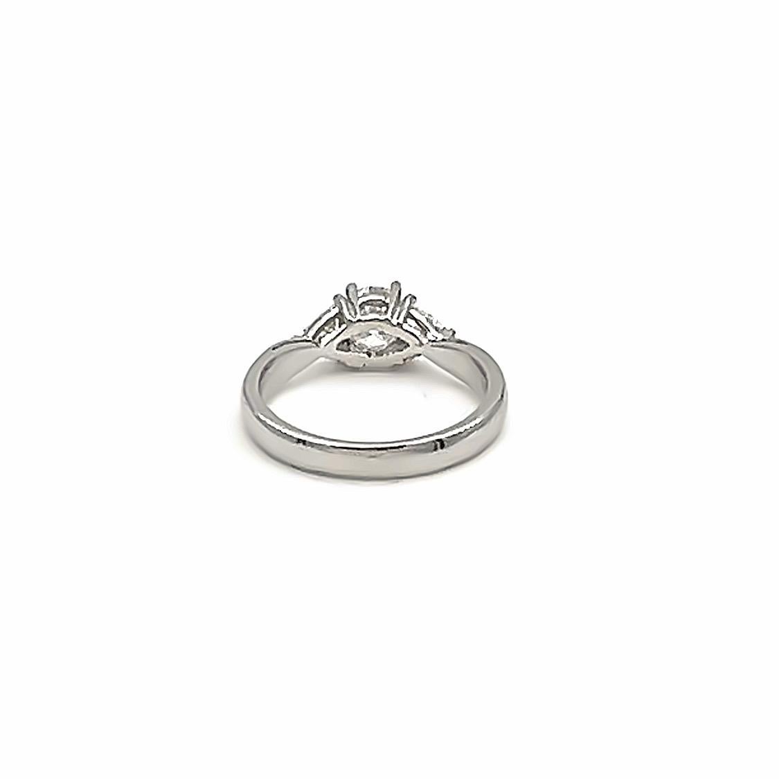 Women's or Men's 0.86 ct Diamond Ring For Sale