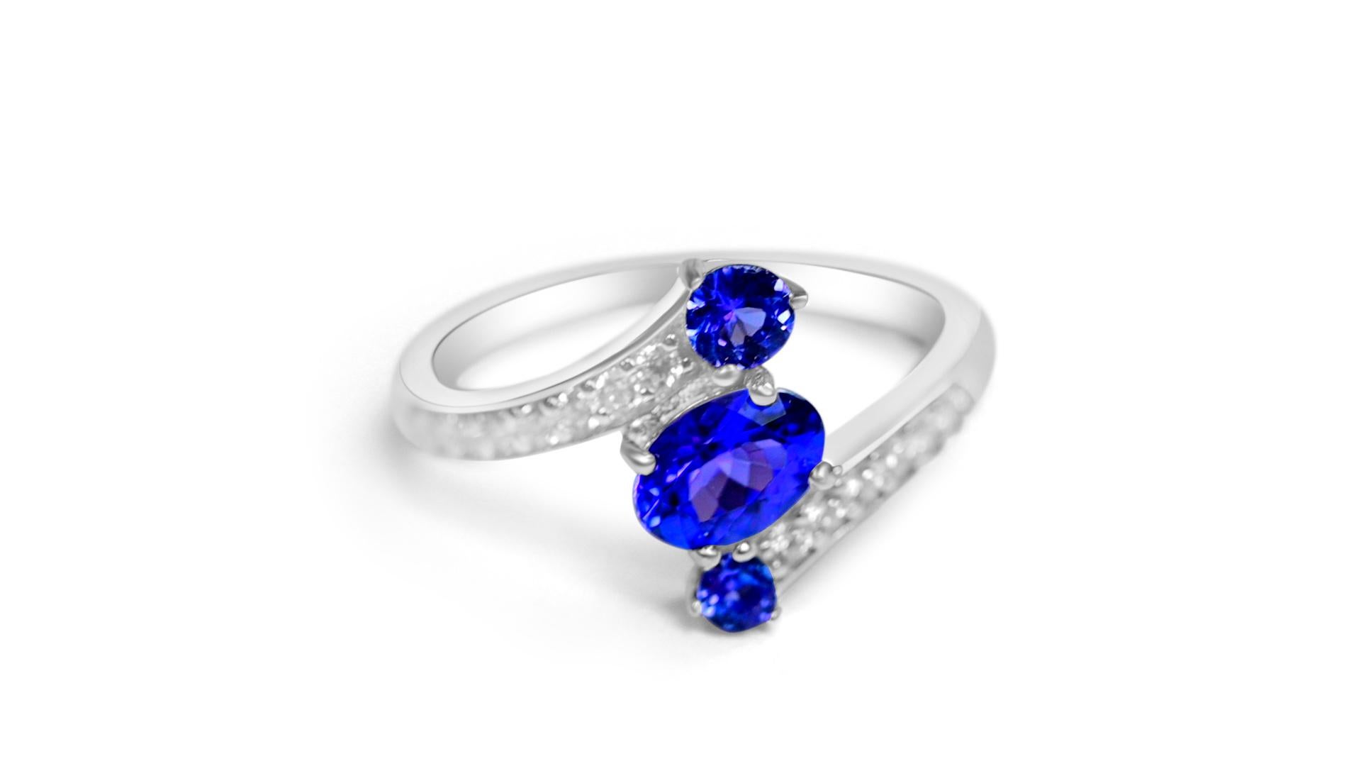 Art déco 0.86 Ct Tanzanite 925 Sterling Silver Halo Ring Bridal Wedding Ring For Women's  en vente